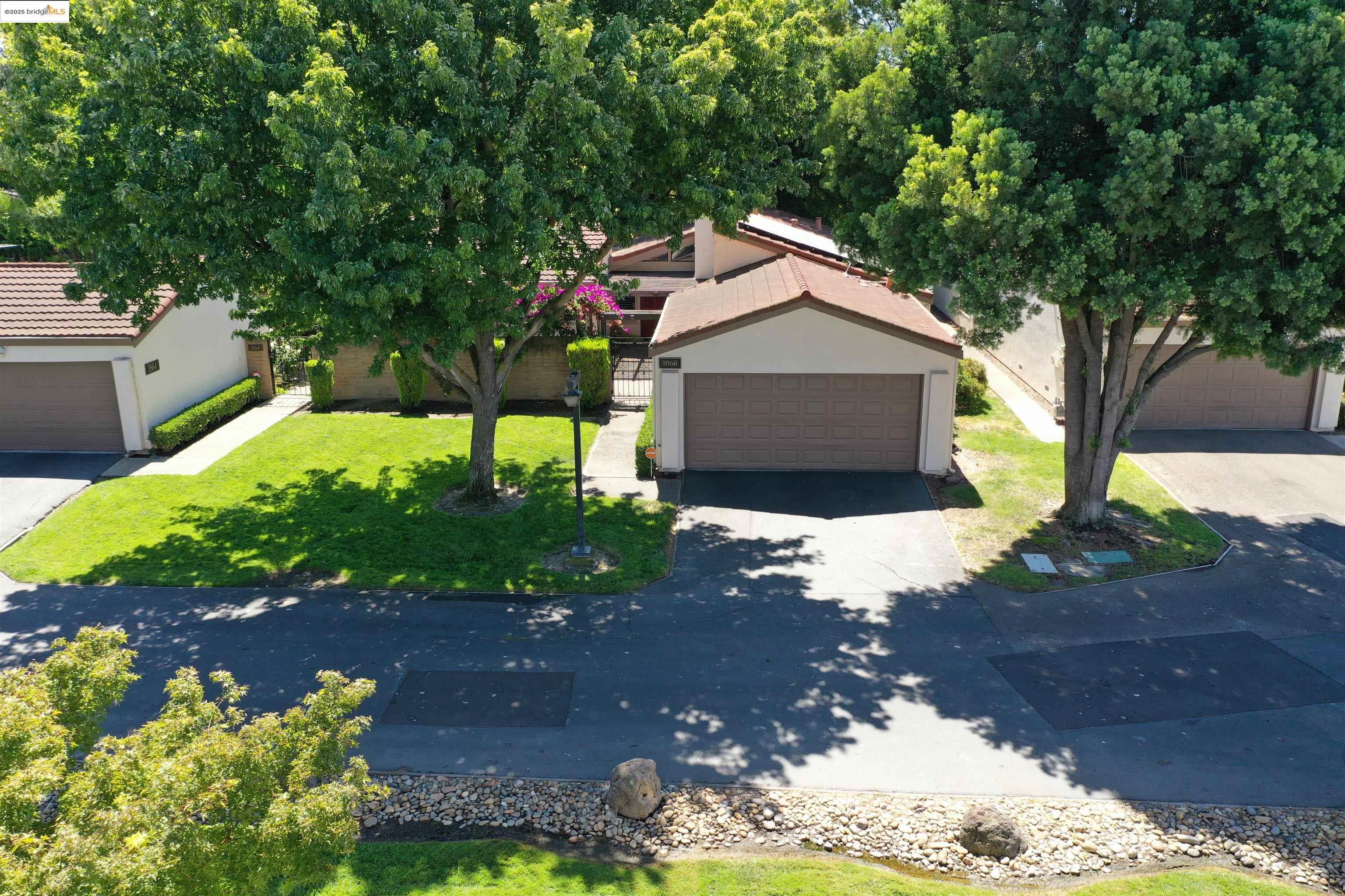 1866 Venetian Dr