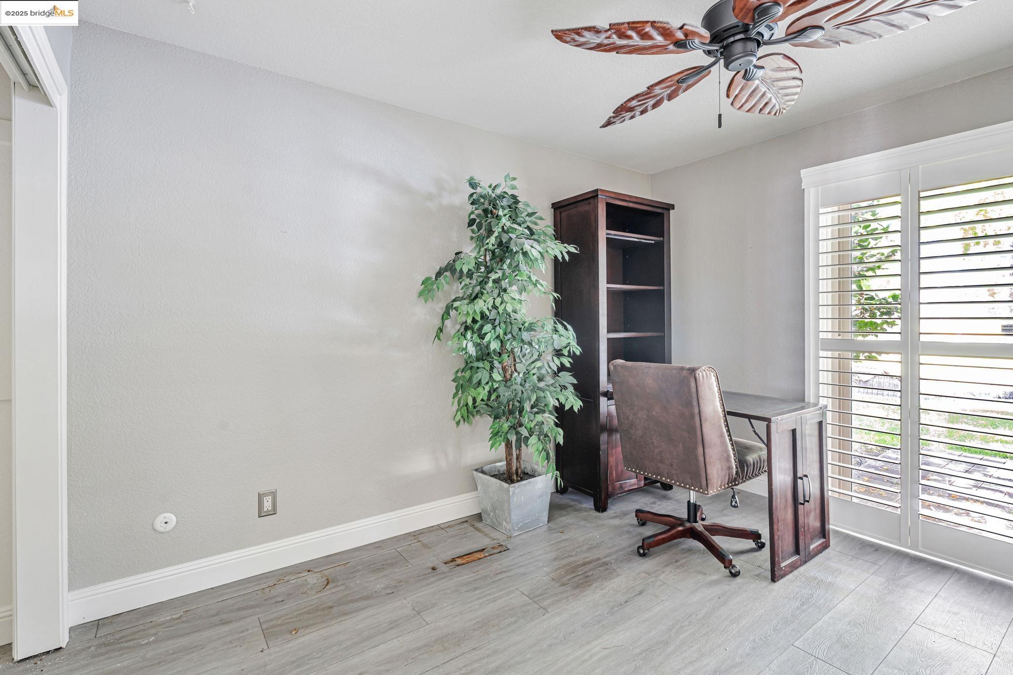 1866 Venetian Dr