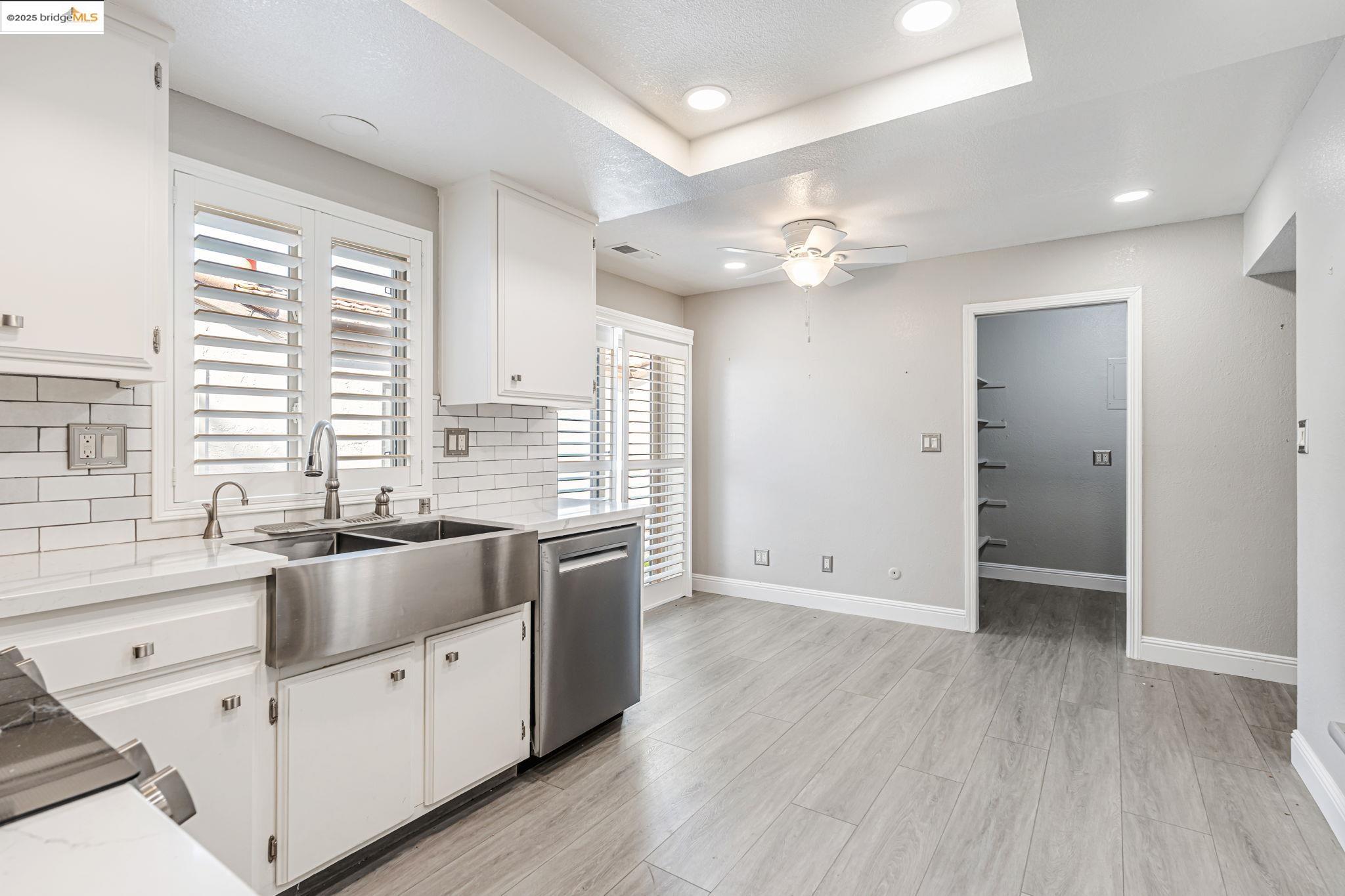 1866 Venetian Dr