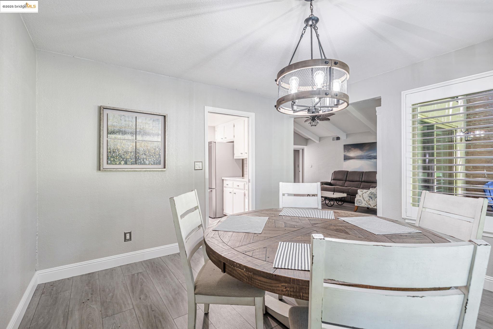 1866 Venetian Dr