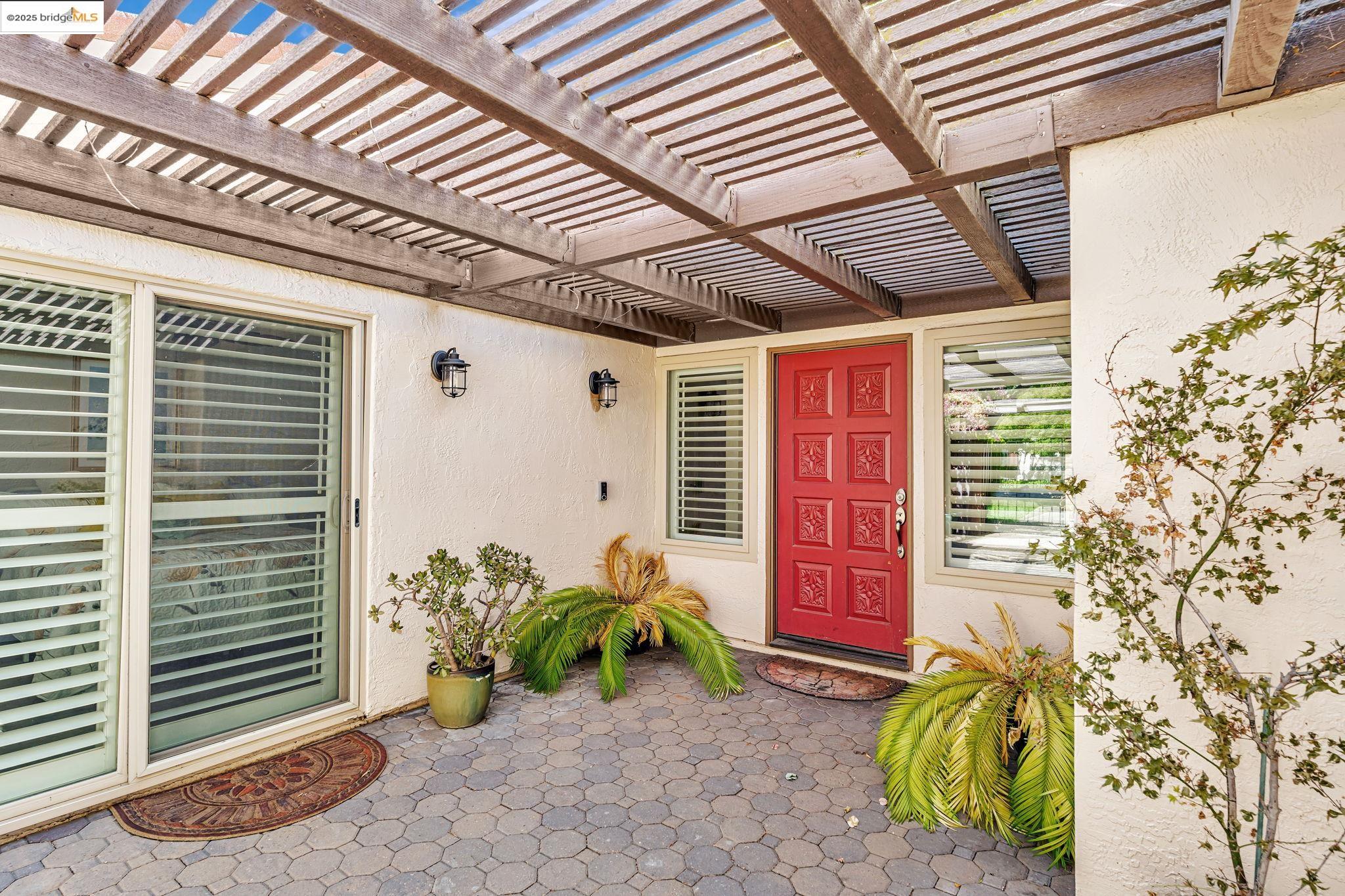 1866 Venetian Dr