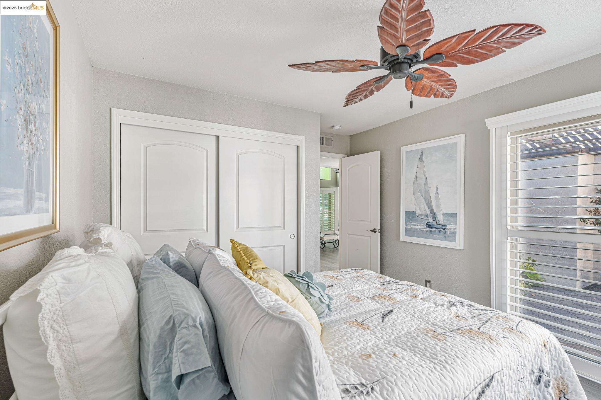 1866 Venetian Dr