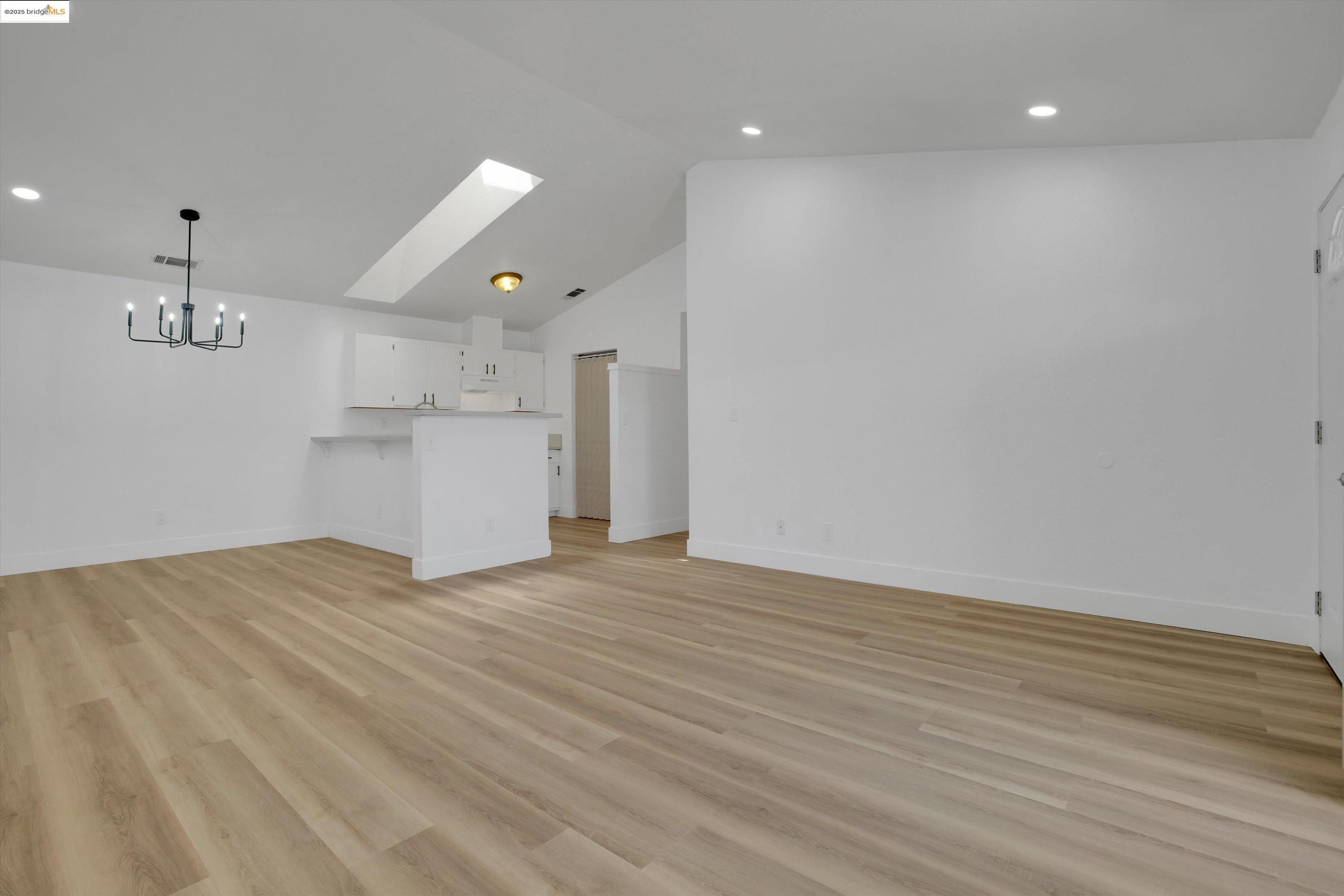 835 Villa Ter