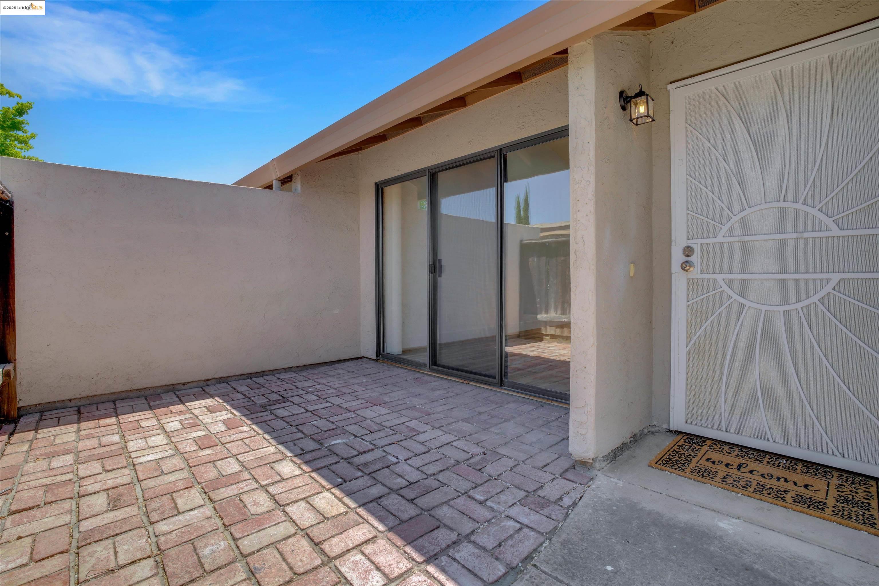 835 Villa Ter