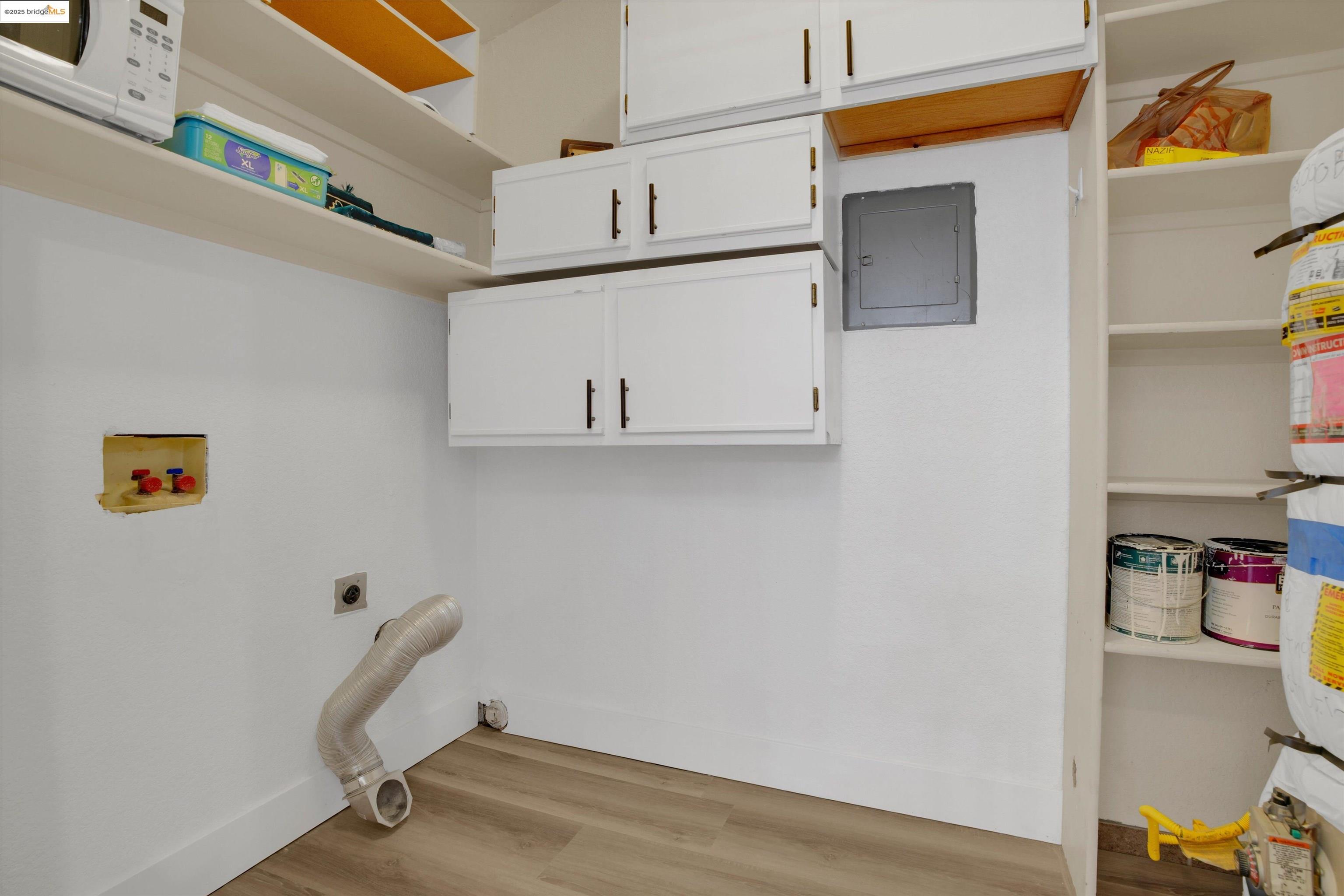 835 Villa Ter