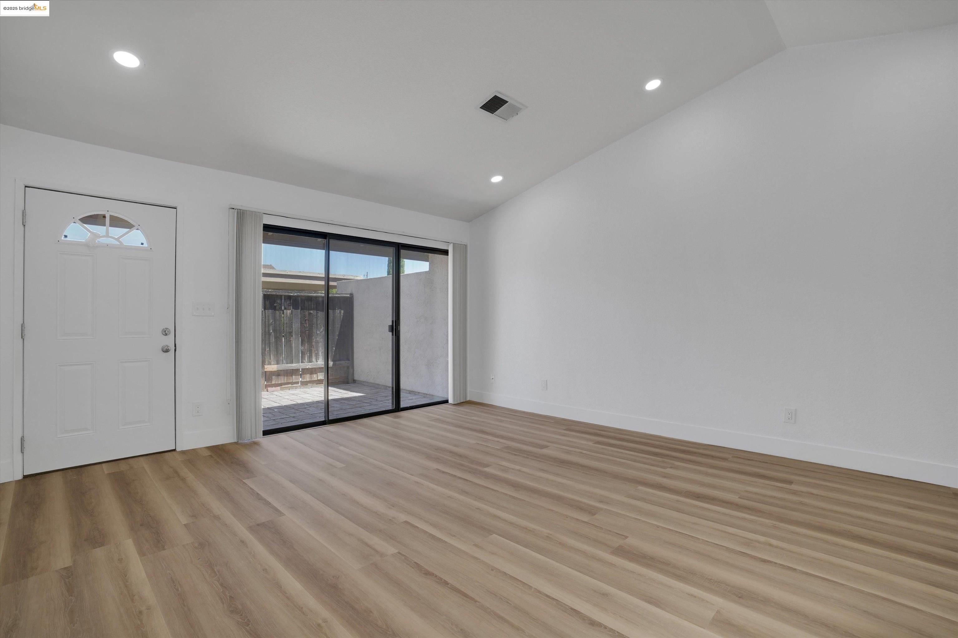 835 Villa Ter