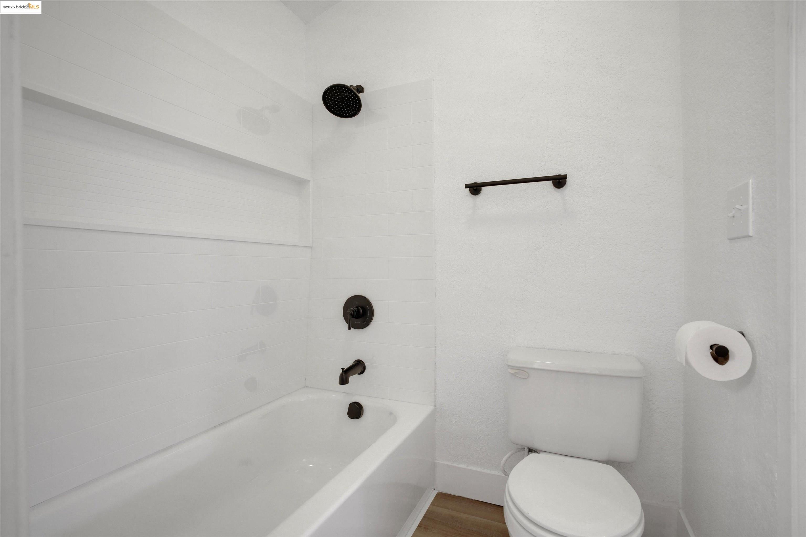 835 Villa Ter