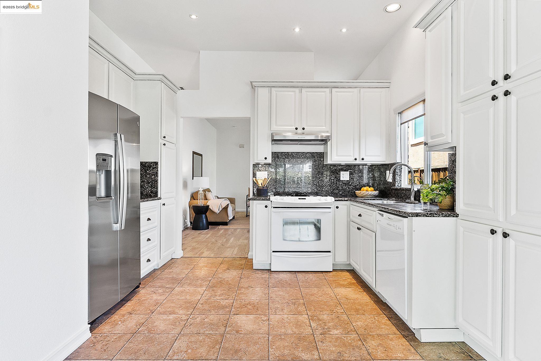 700 Crossridge Ct