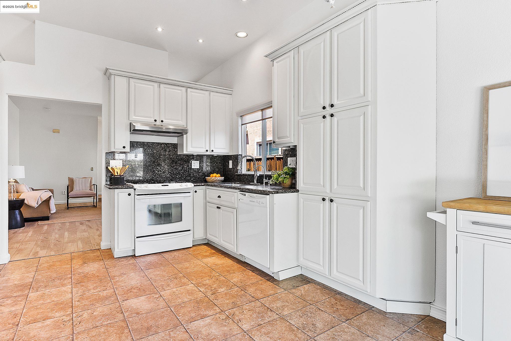 700 Crossridge Ct