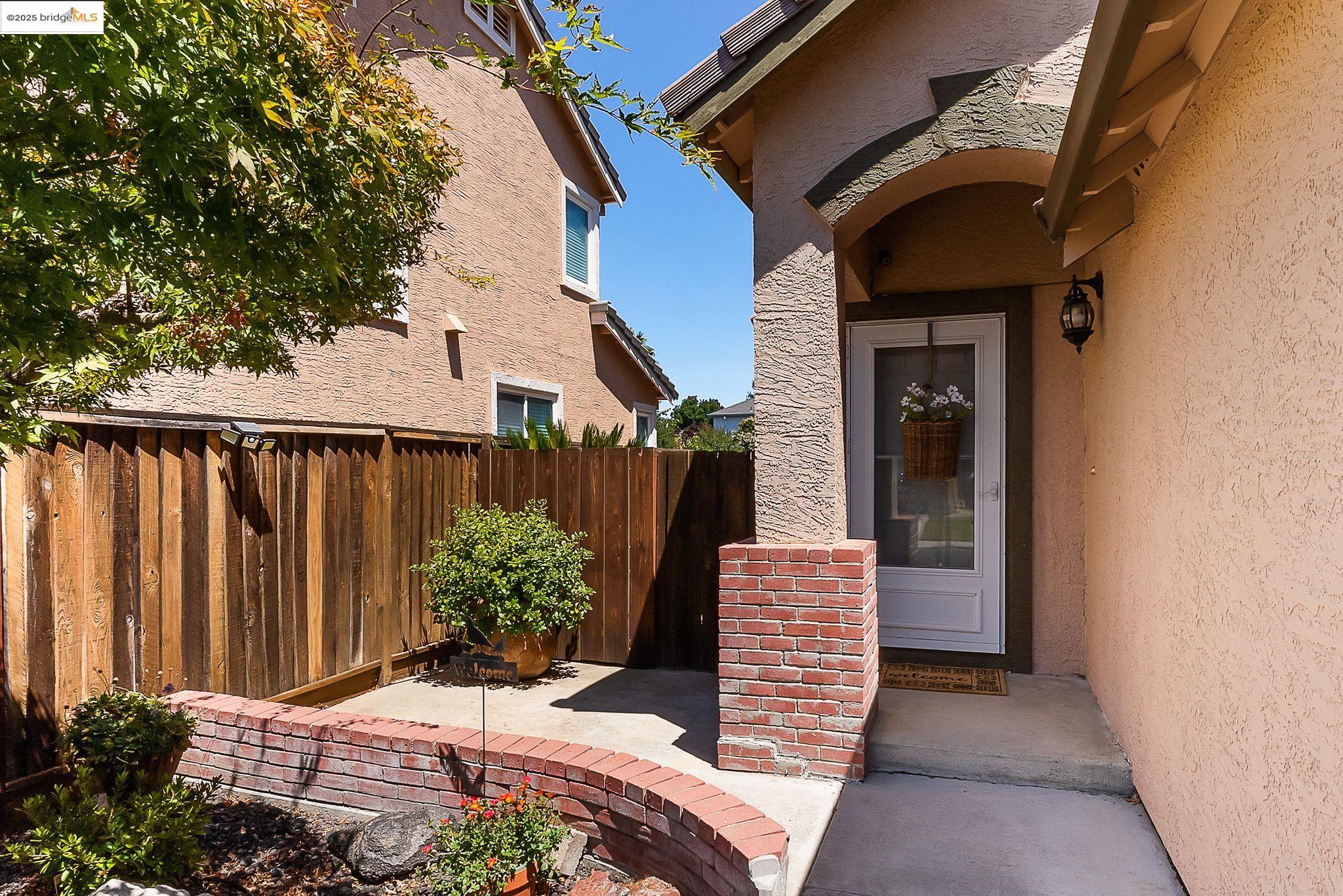 700 Crossridge Ct