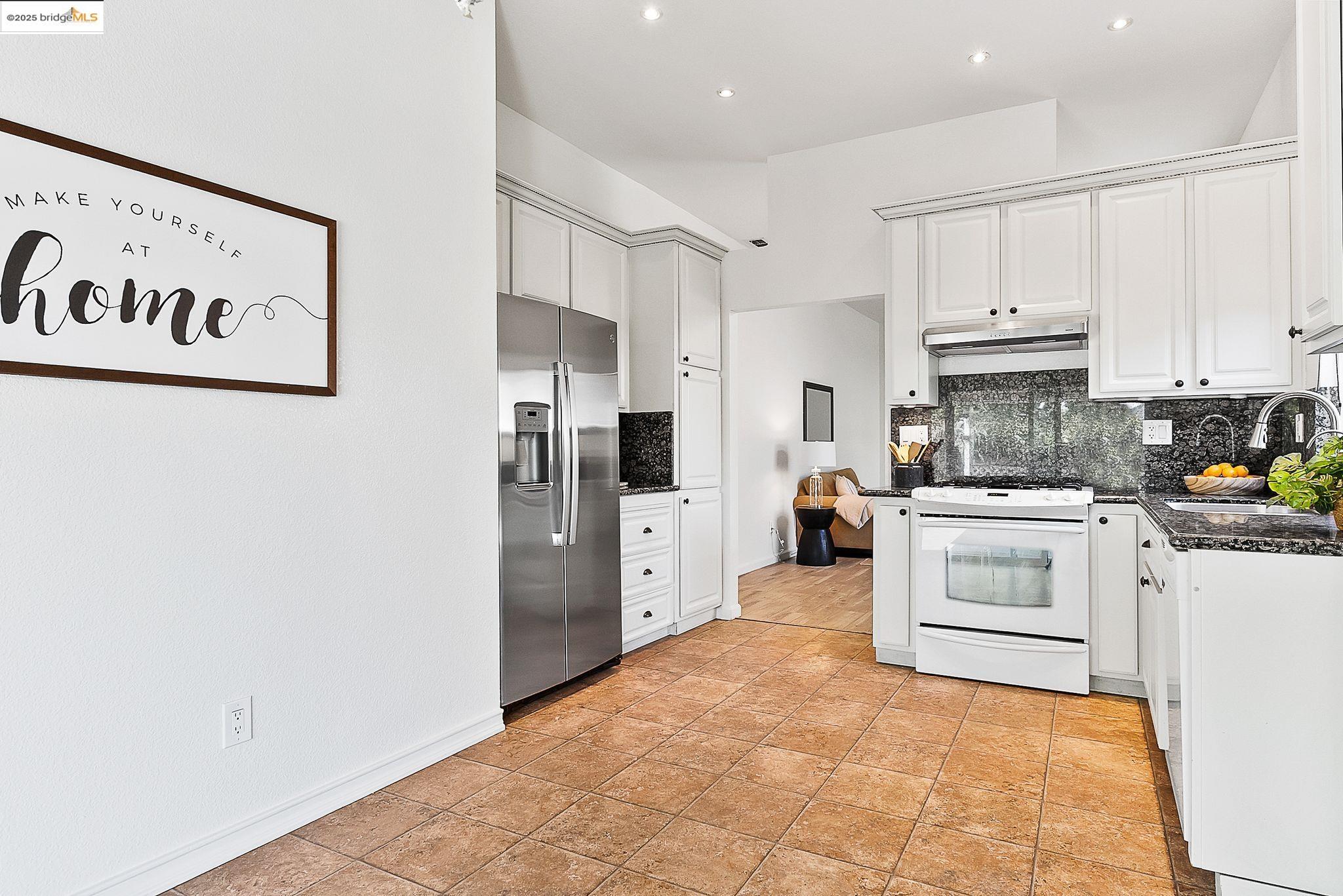 700 Crossridge Ct