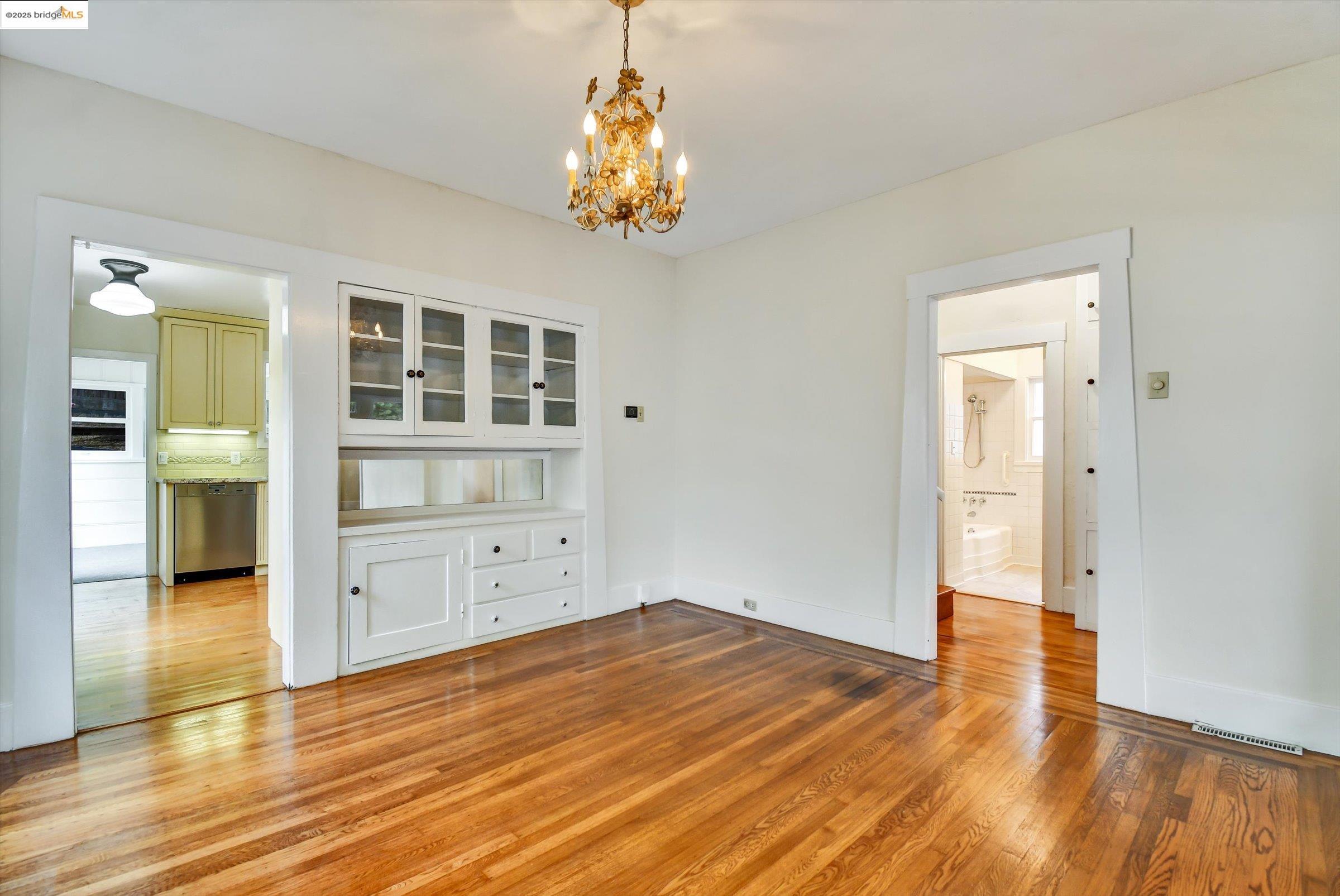 3817 Woodruff Ave