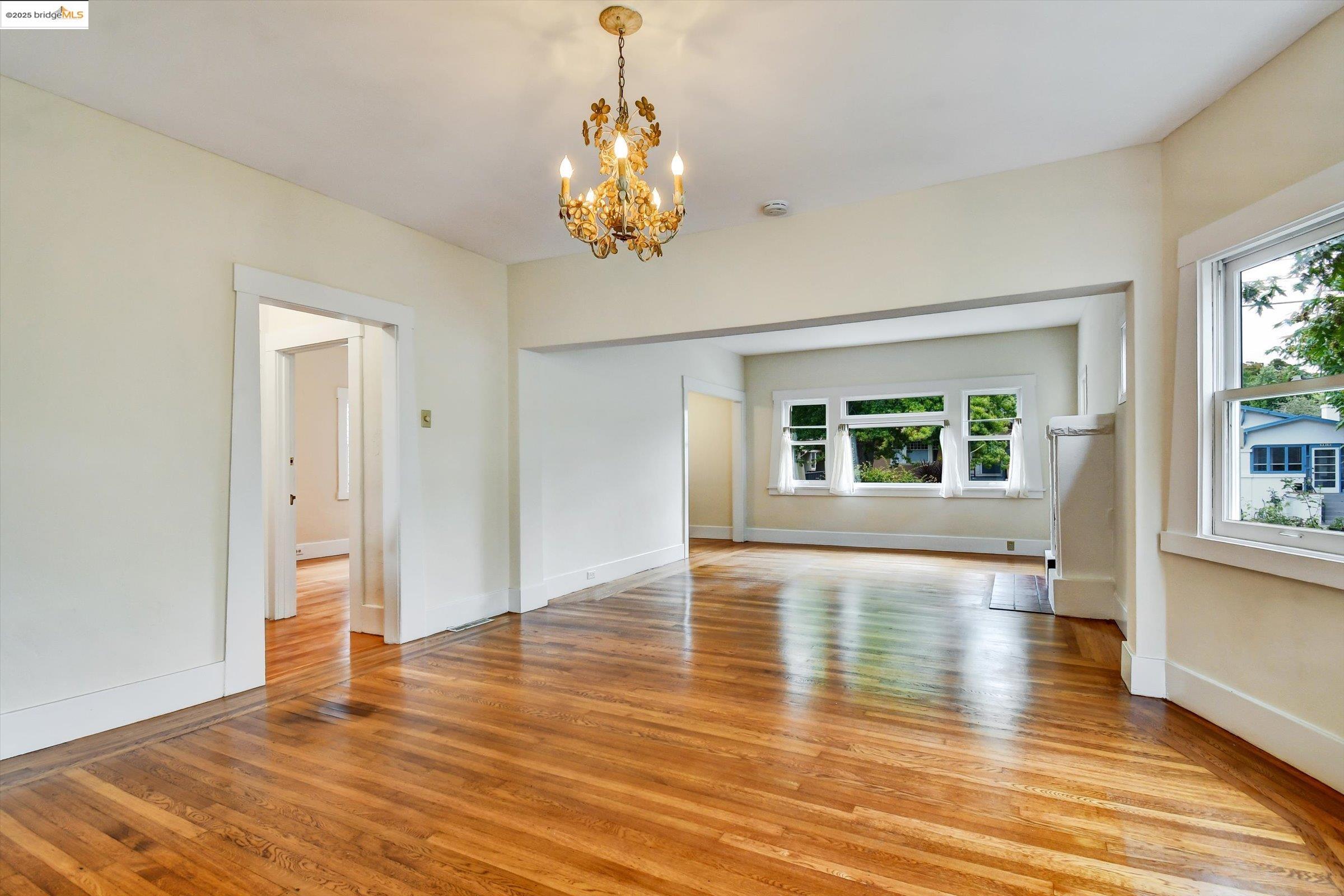 3817 Woodruff Ave