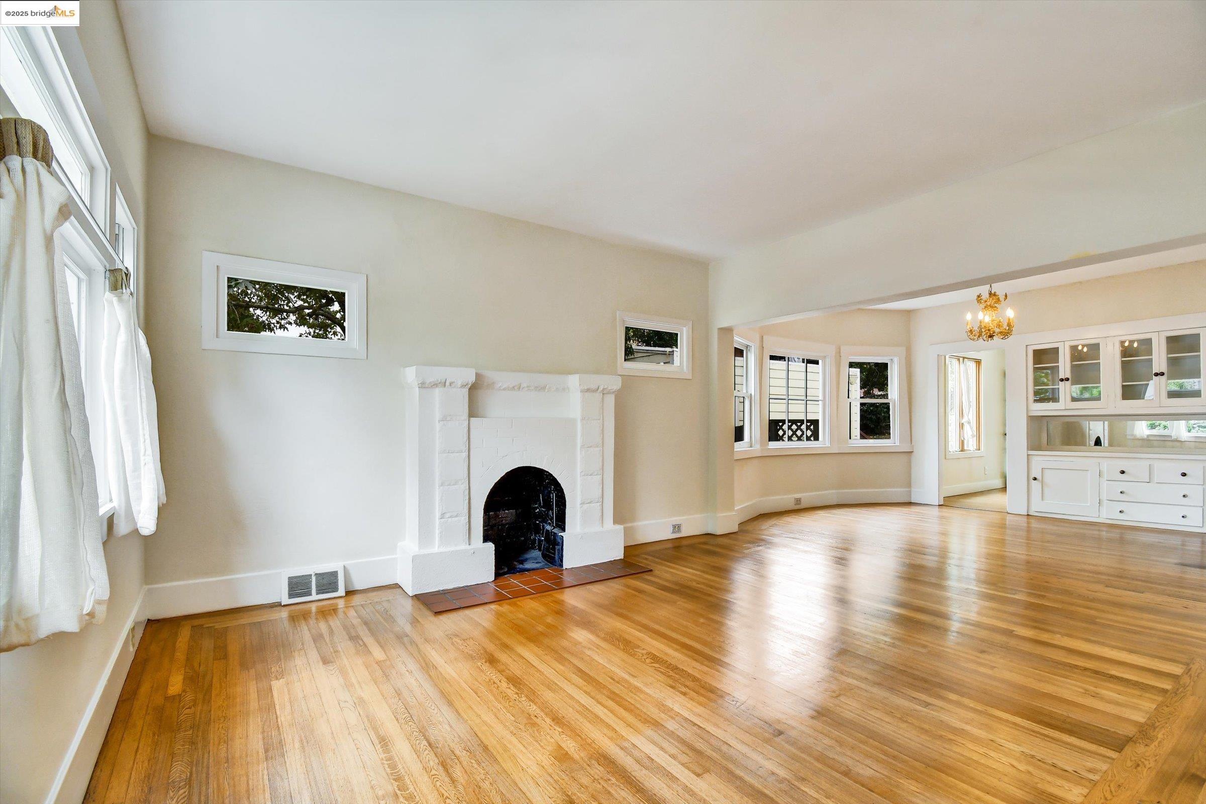 3817 Woodruff Ave