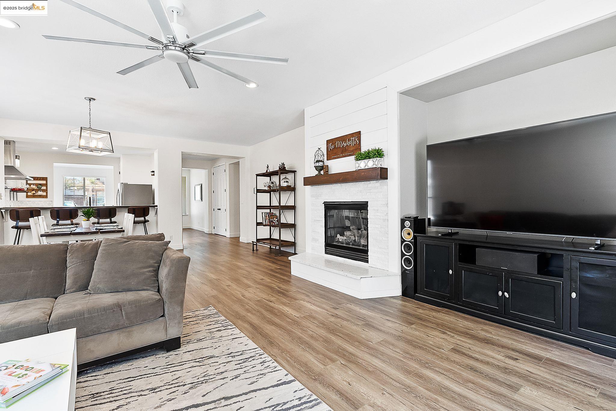328 Fareham Ct