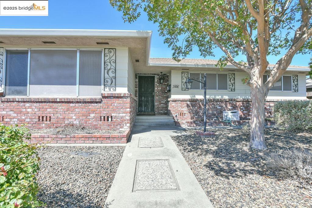 7426 Myrtle Vista Ave