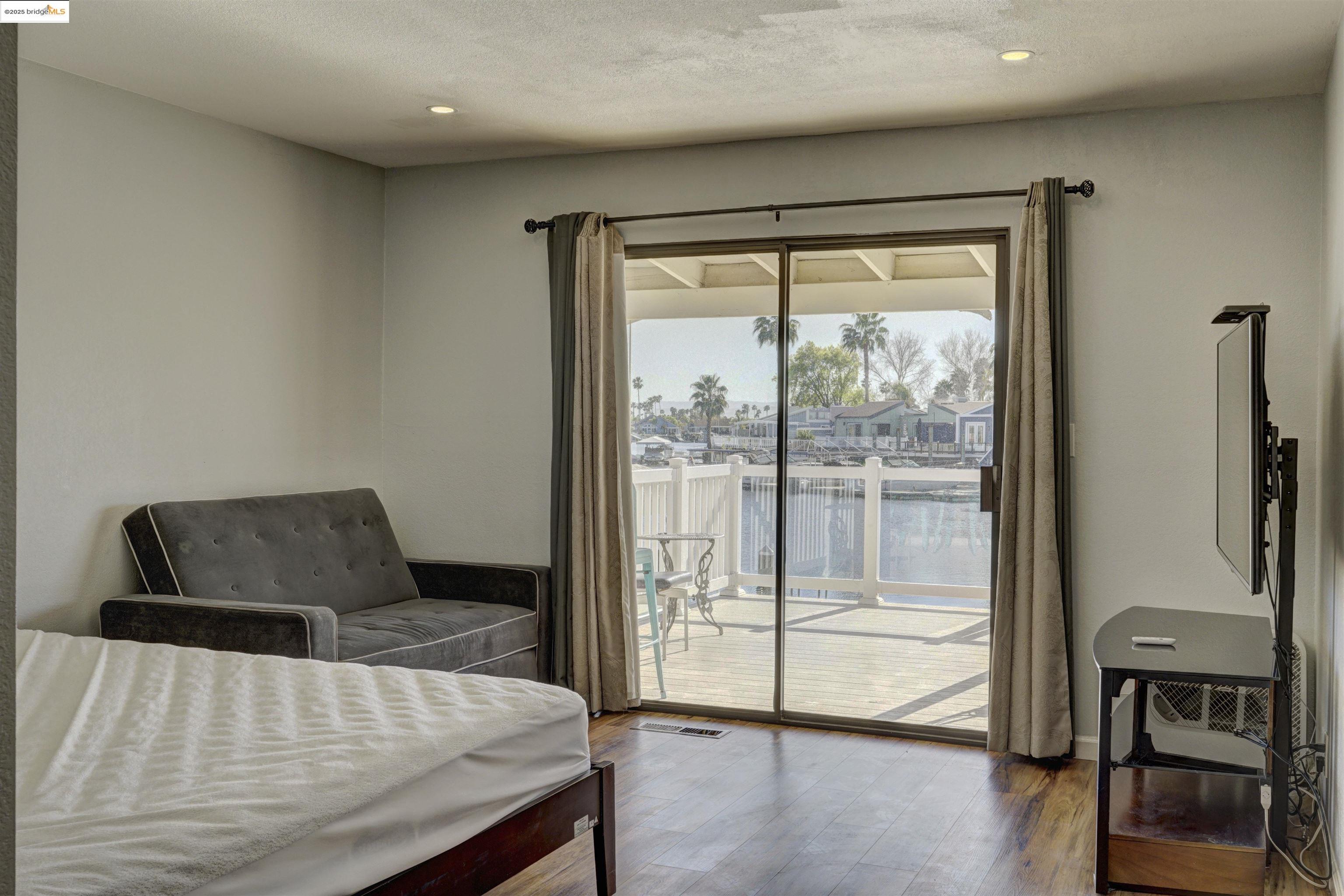 5106 Cabrillo Pt