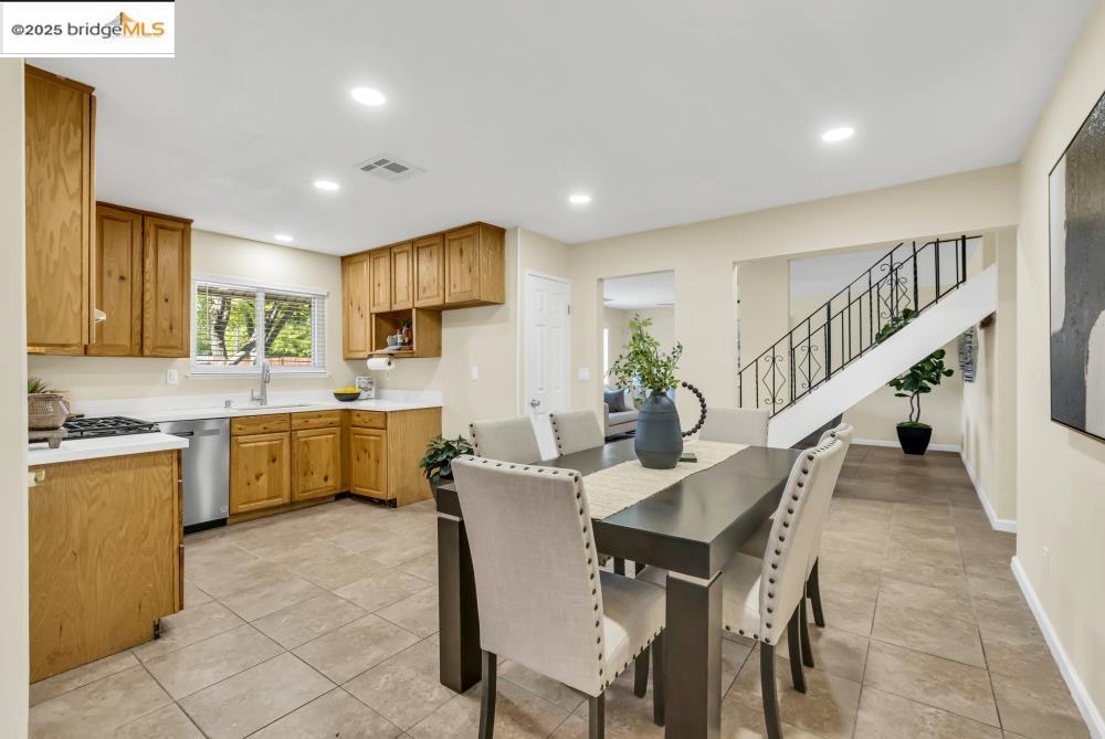 9024 Drury Ct