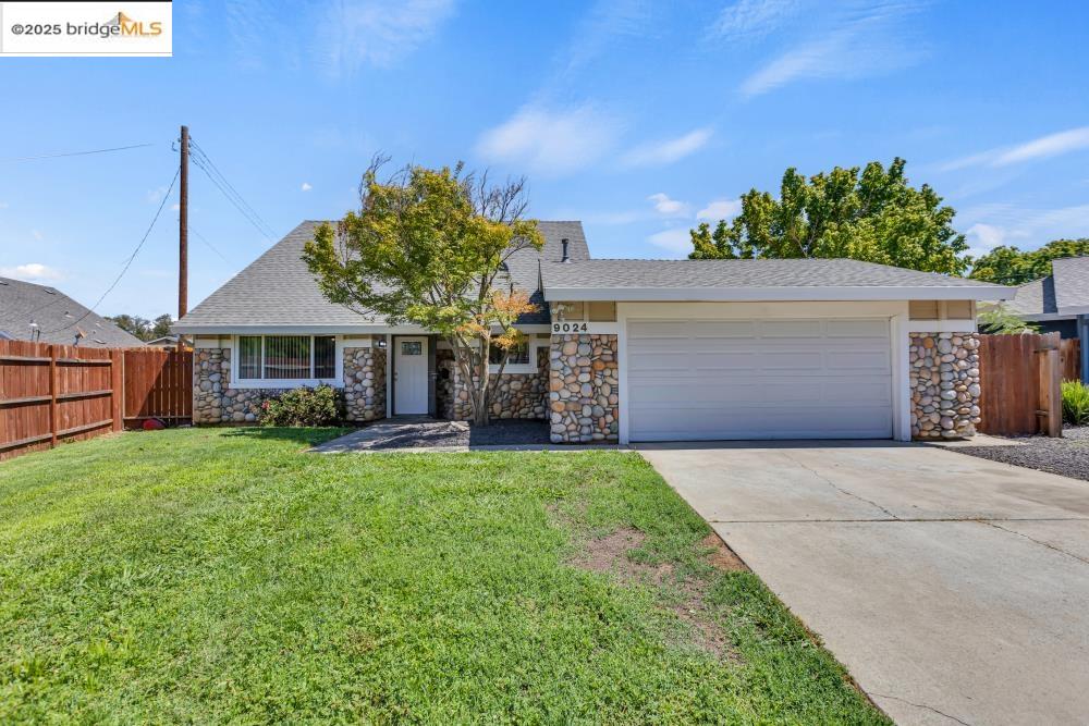 9024 Drury Ct