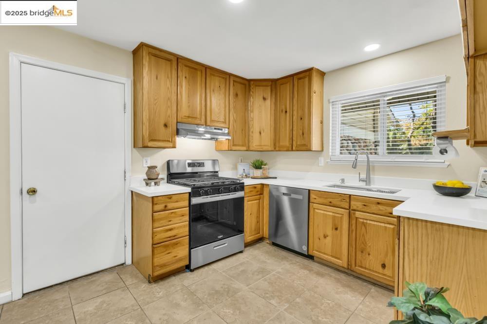 9024 Drury Ct