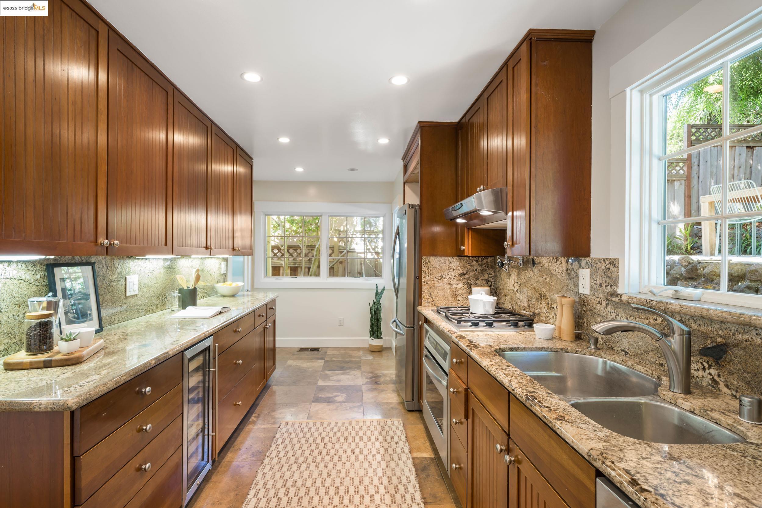 6314 Broadway Ter