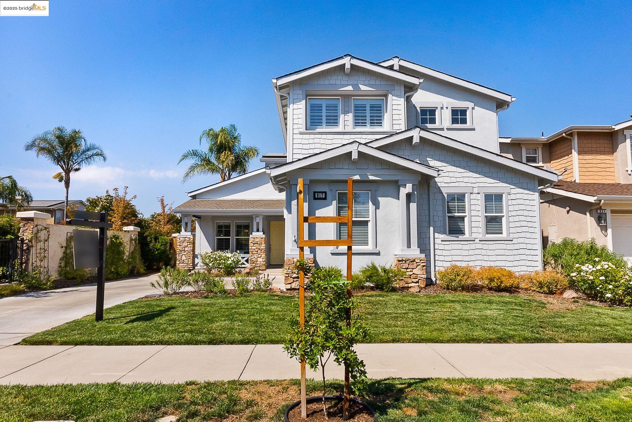 917 Sawyer Way