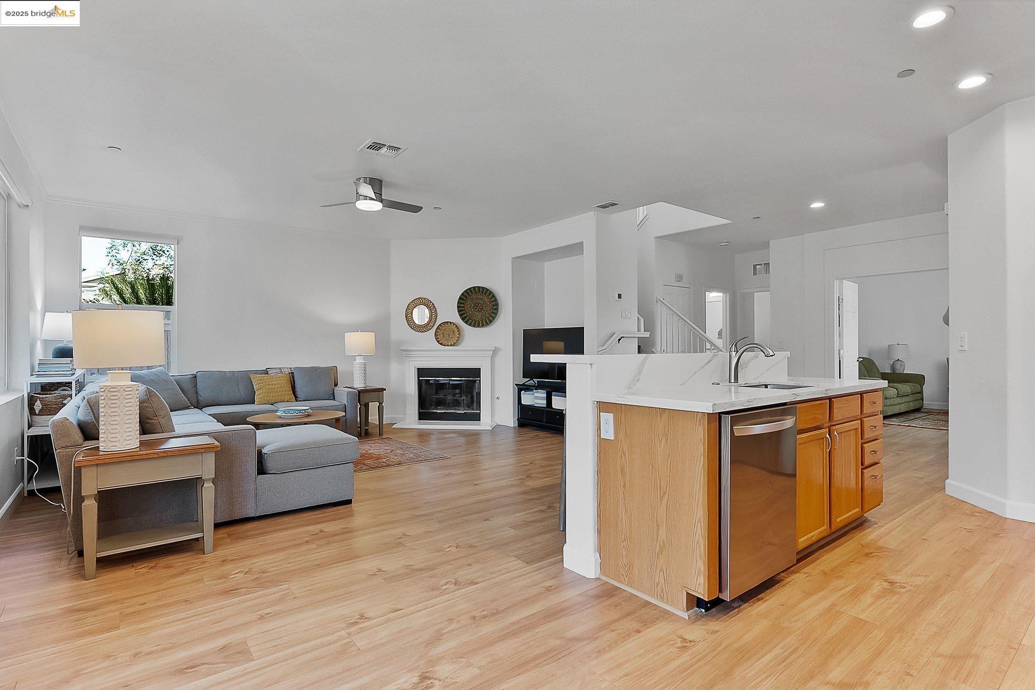 917 Sawyer Way