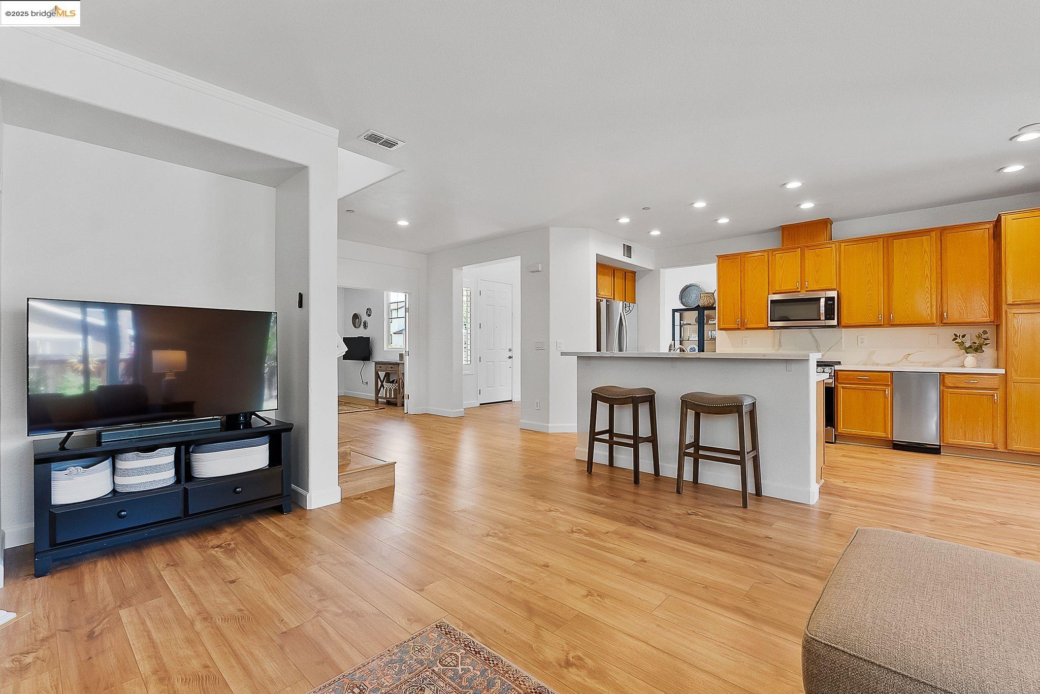 917 Sawyer Way