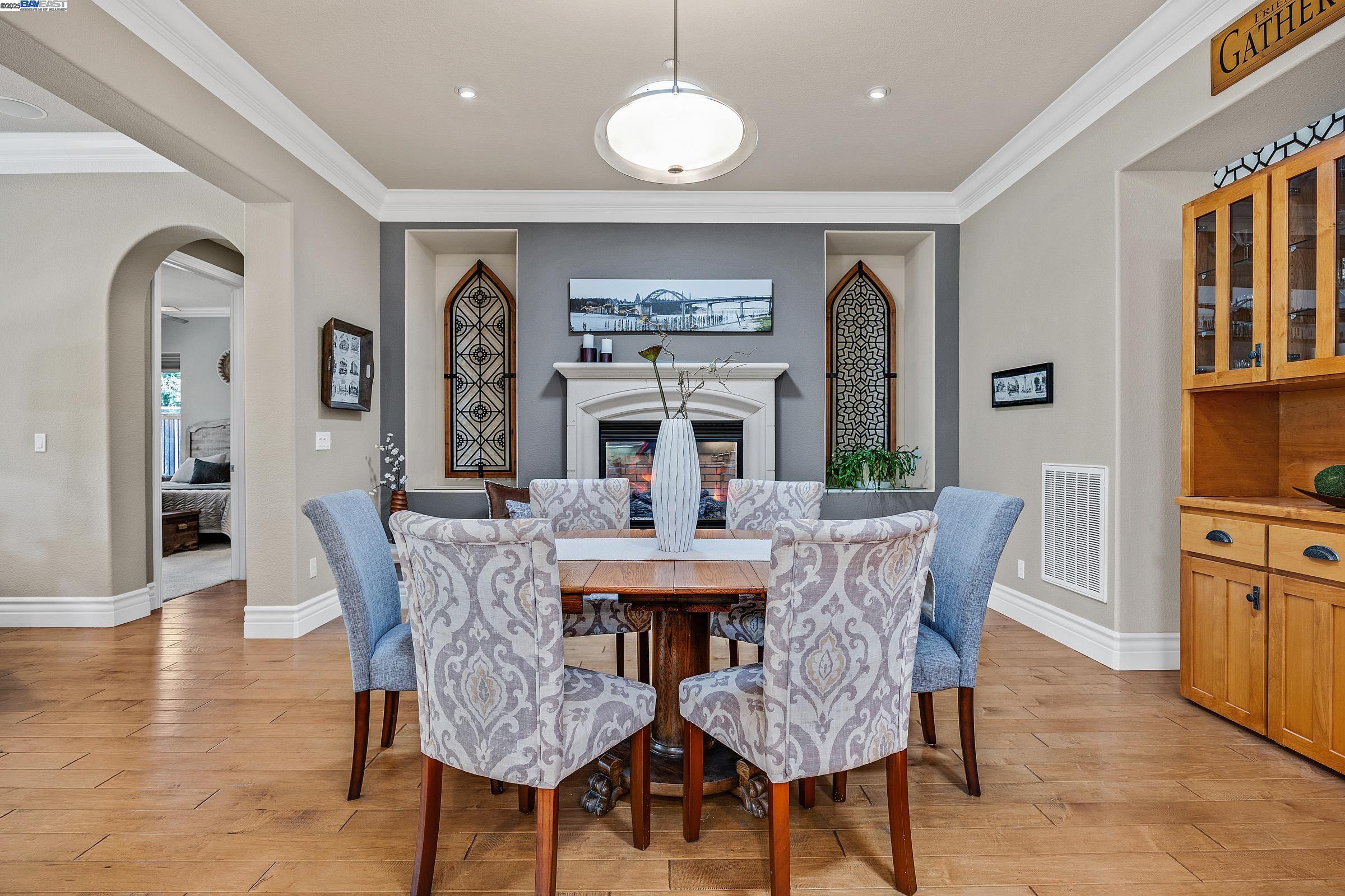 1737 Chardonnay Ln