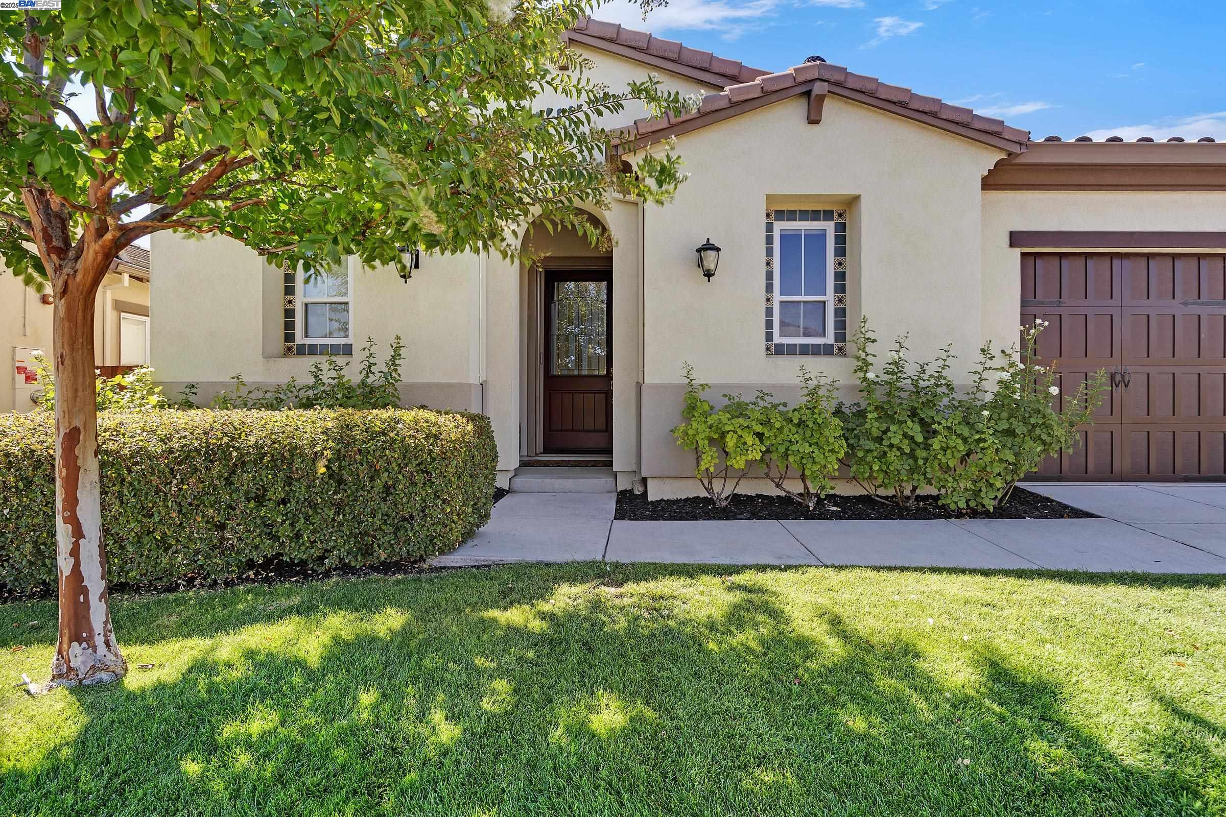 1737 Chardonnay Ln