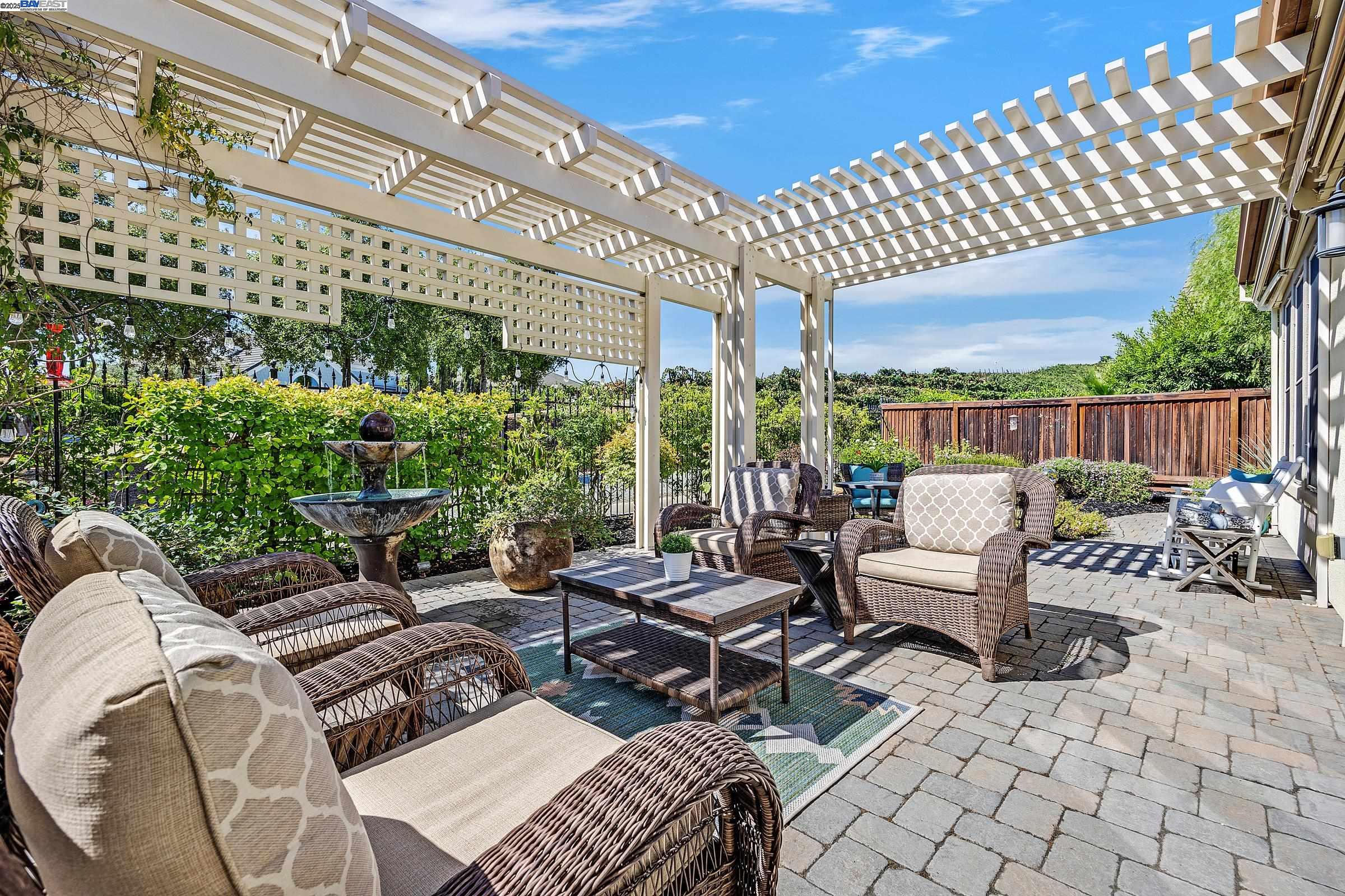 1737 Chardonnay Ln