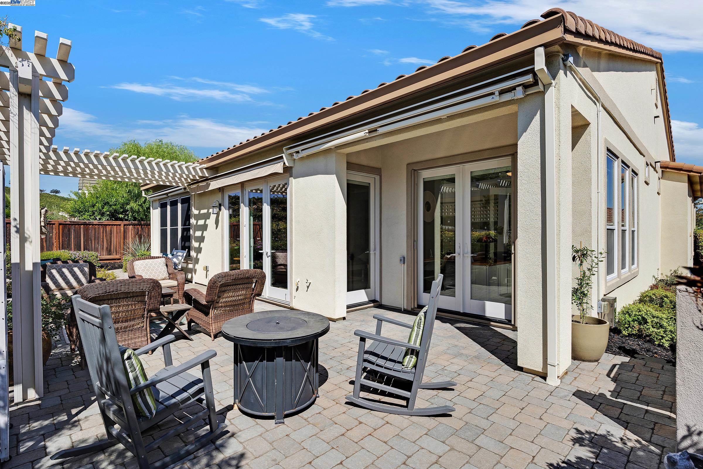 1737 Chardonnay Ln