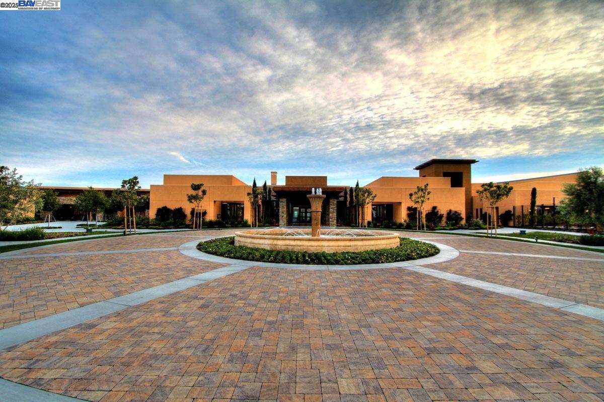 1737 Chardonnay Ln