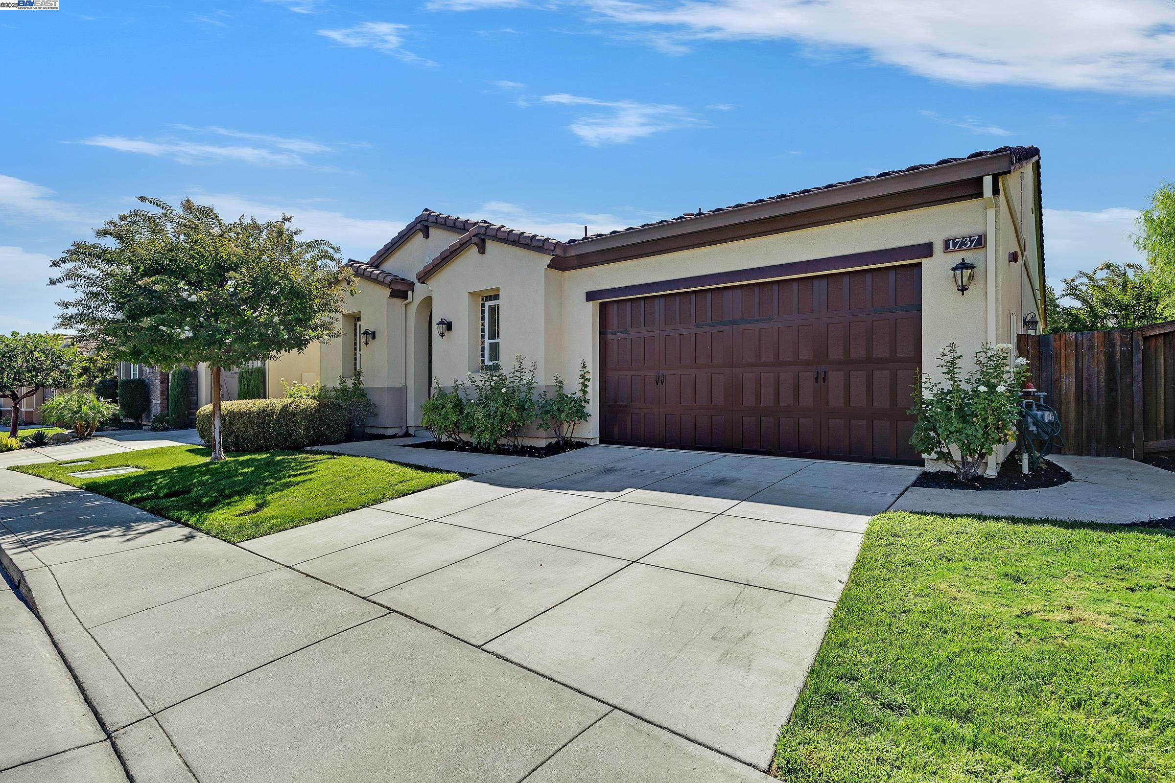 1737 Chardonnay Ln