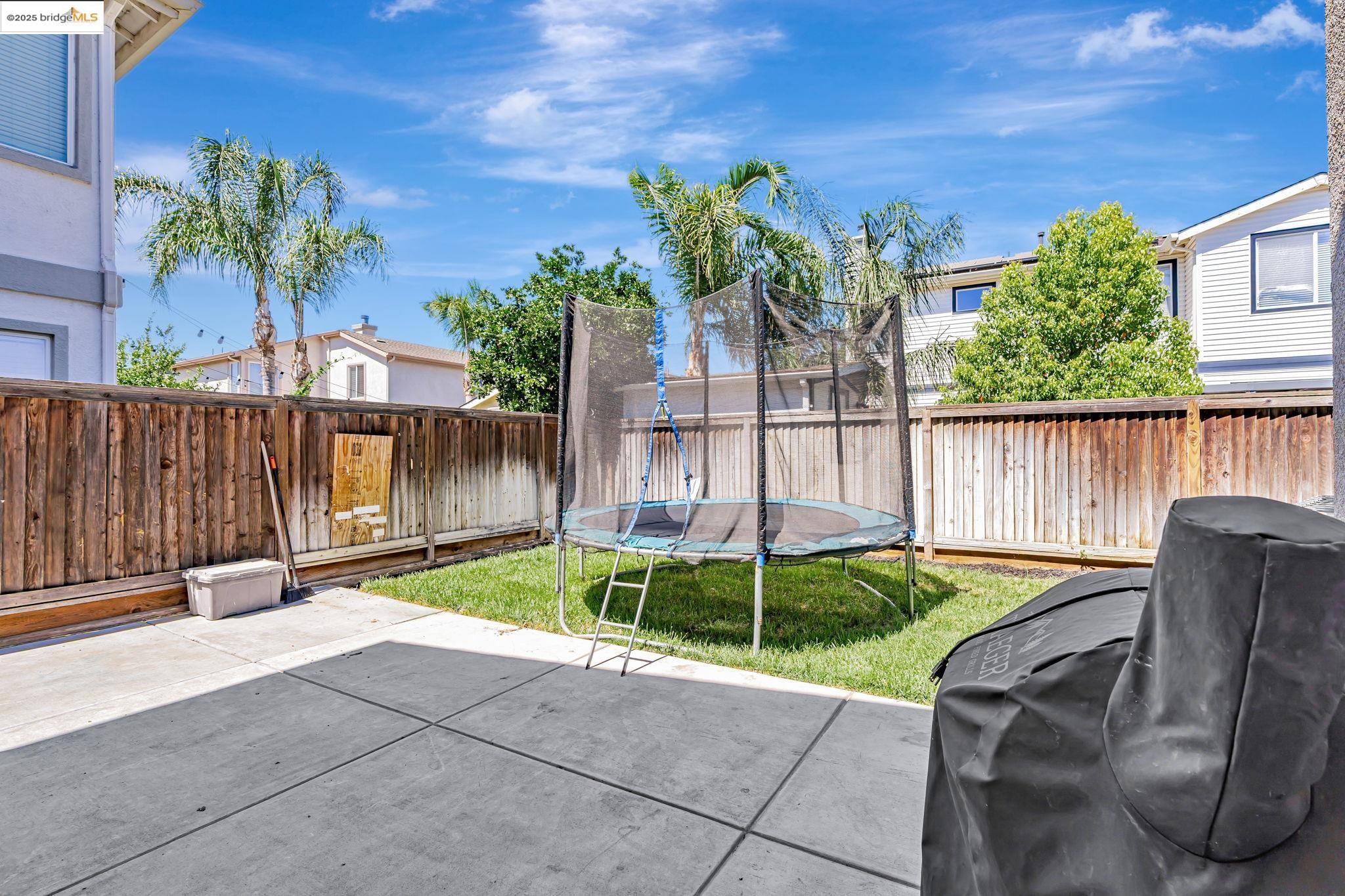 877 Boone Dr