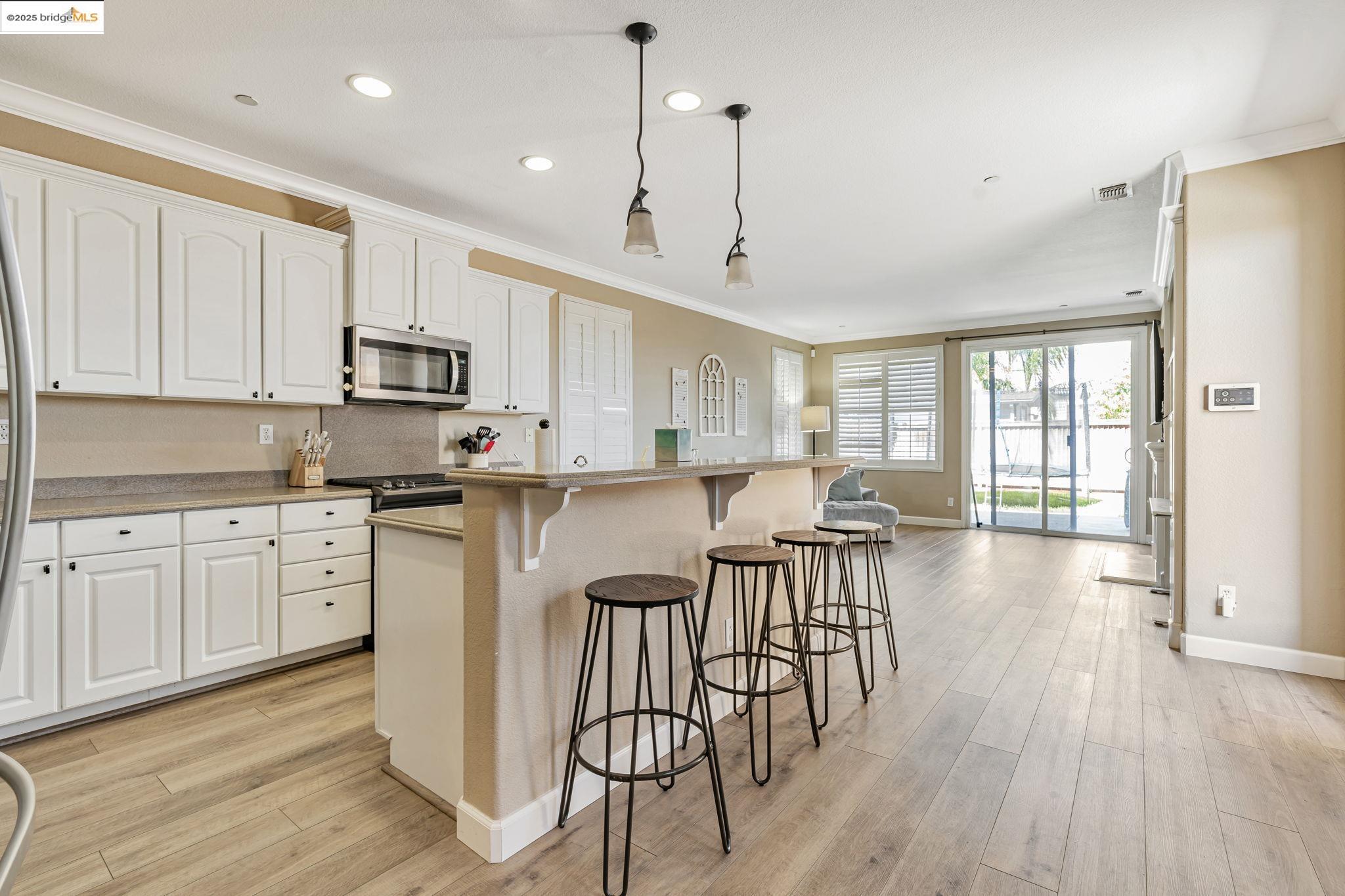 877 Boone Dr