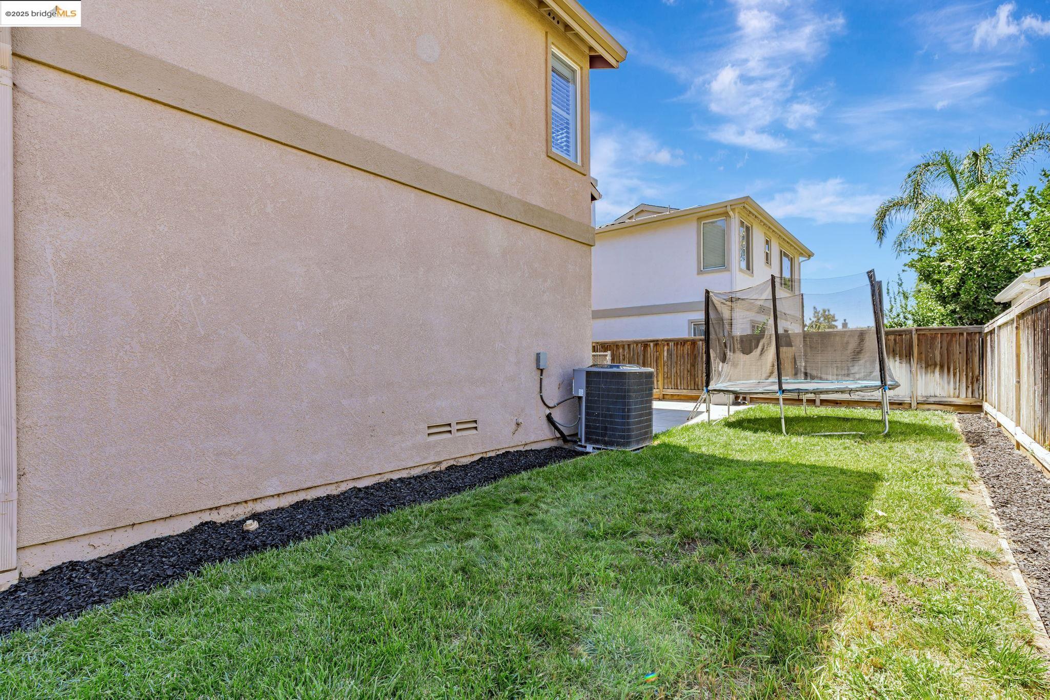 877 Boone Dr