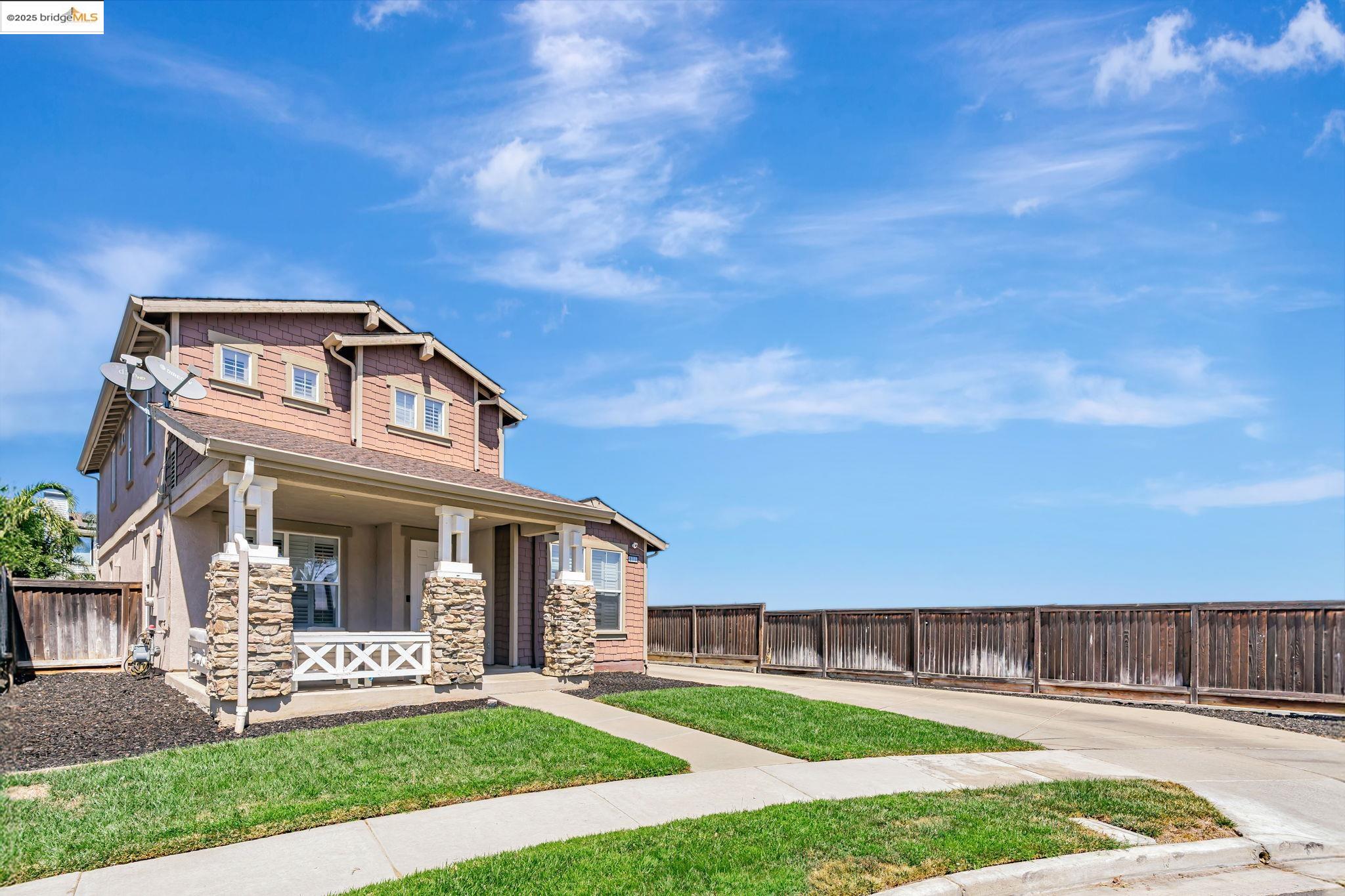 877 Boone Dr