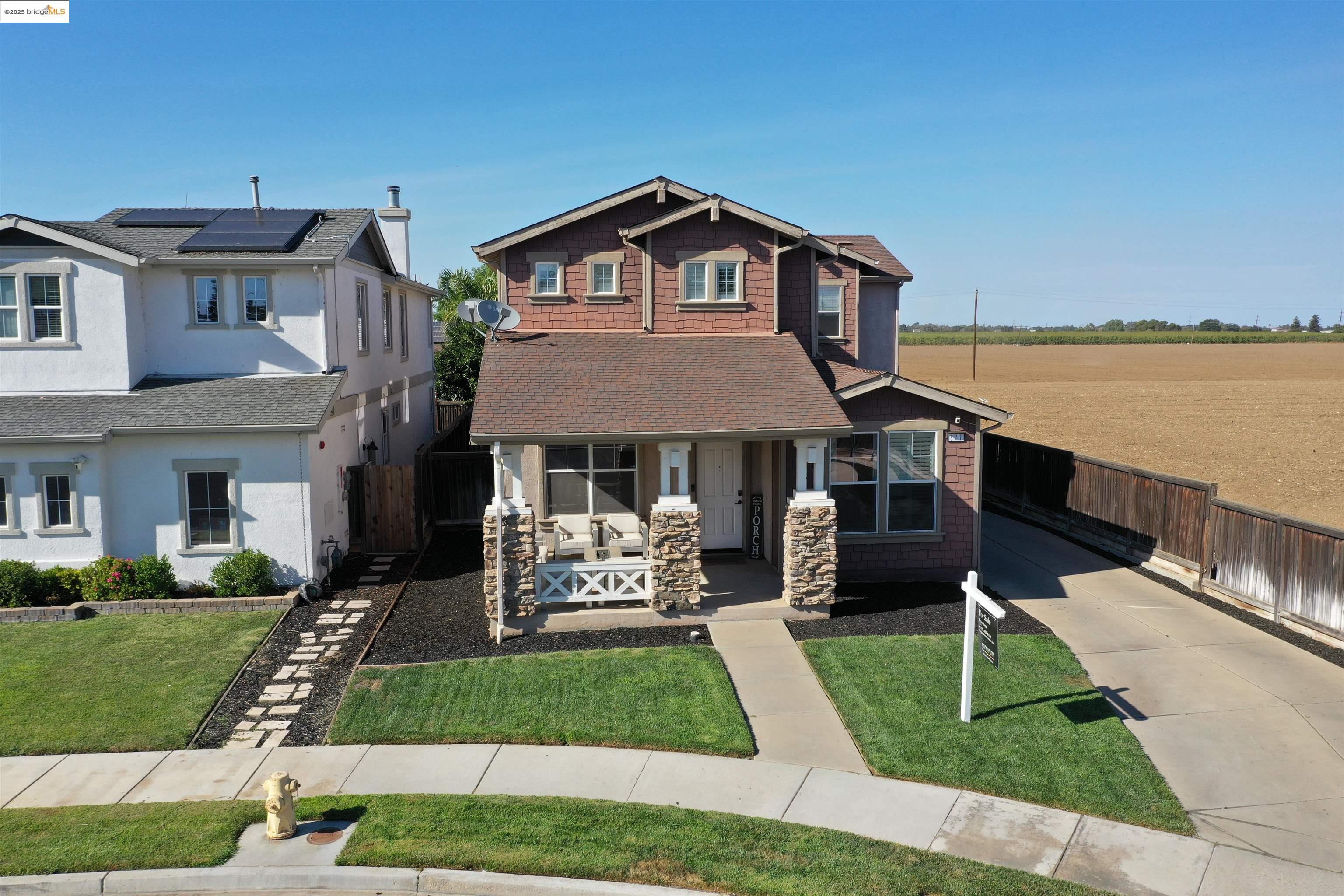 877 Boone Dr