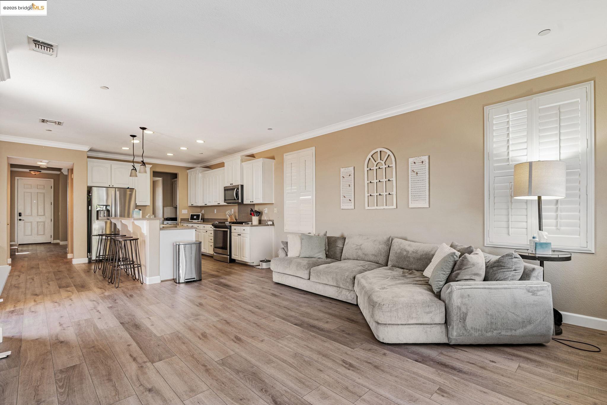 877 Boone Dr
