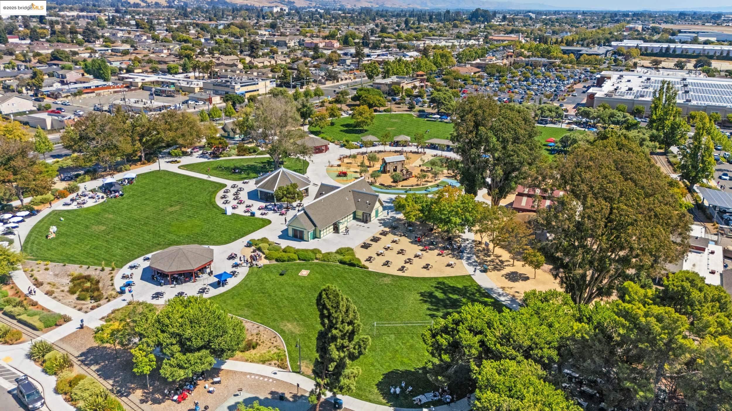 1018 Sahara Ct