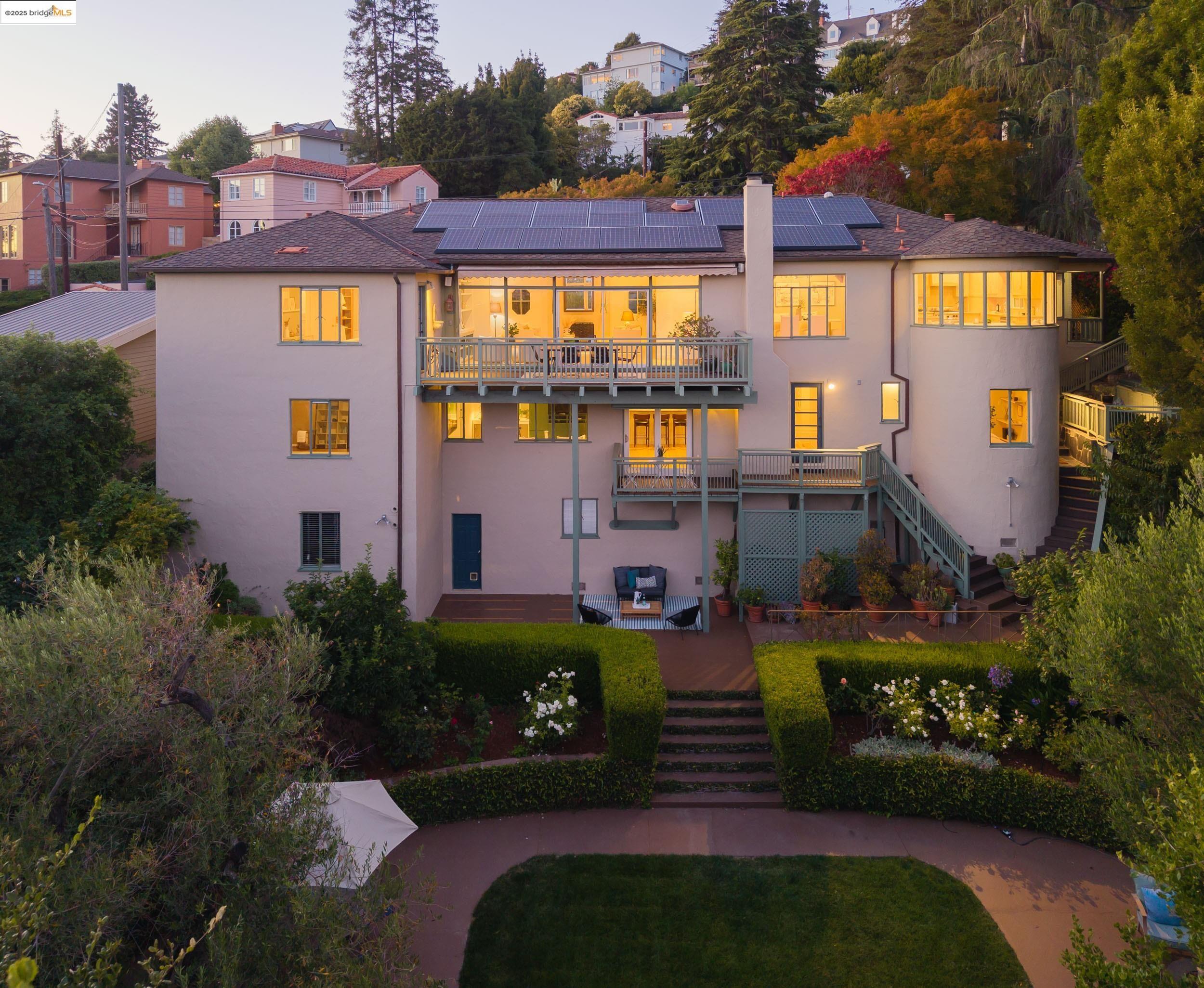 1971 Hoover Ave