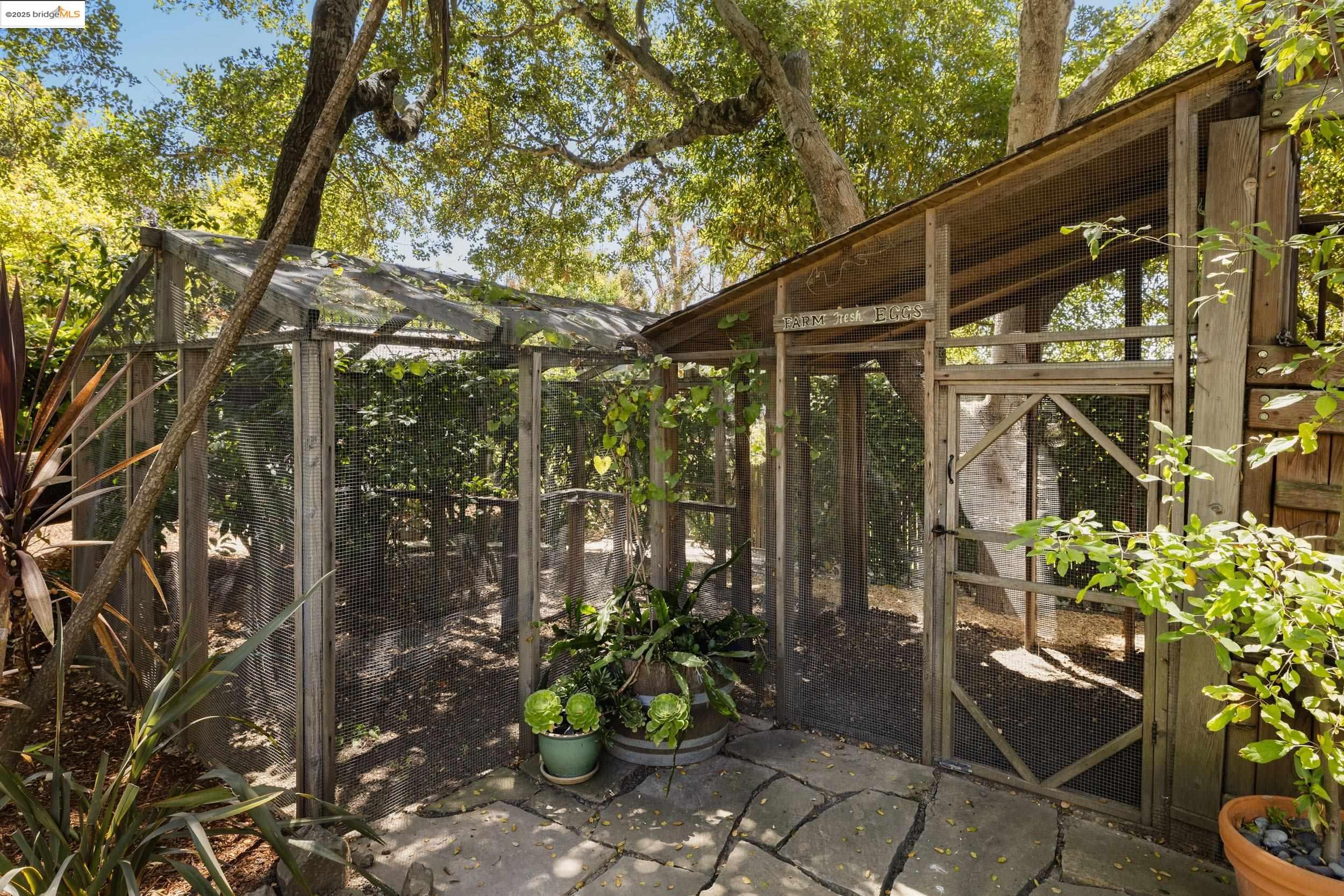 1971 Hoover Ave