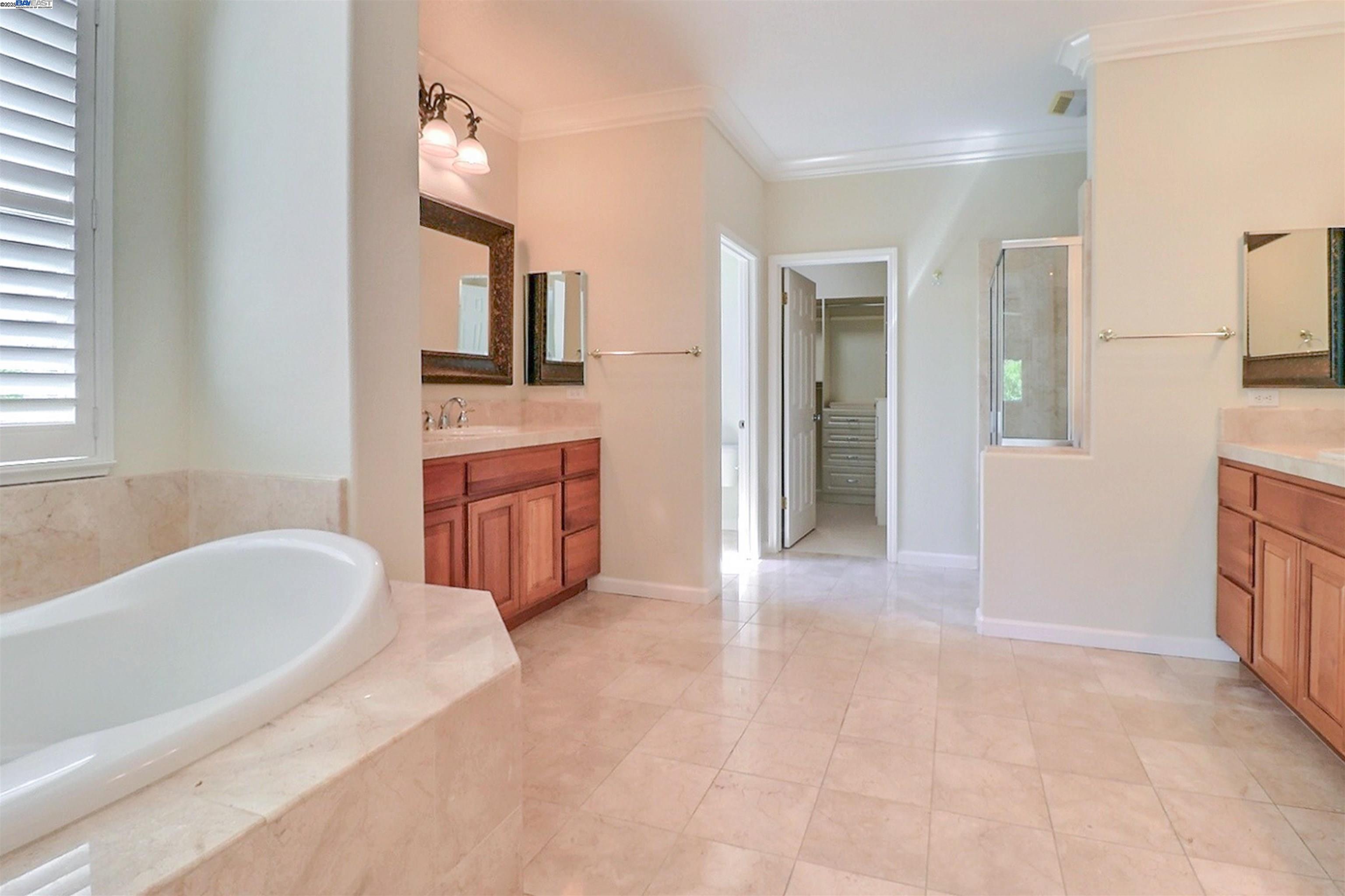 531 Half Moon Ct