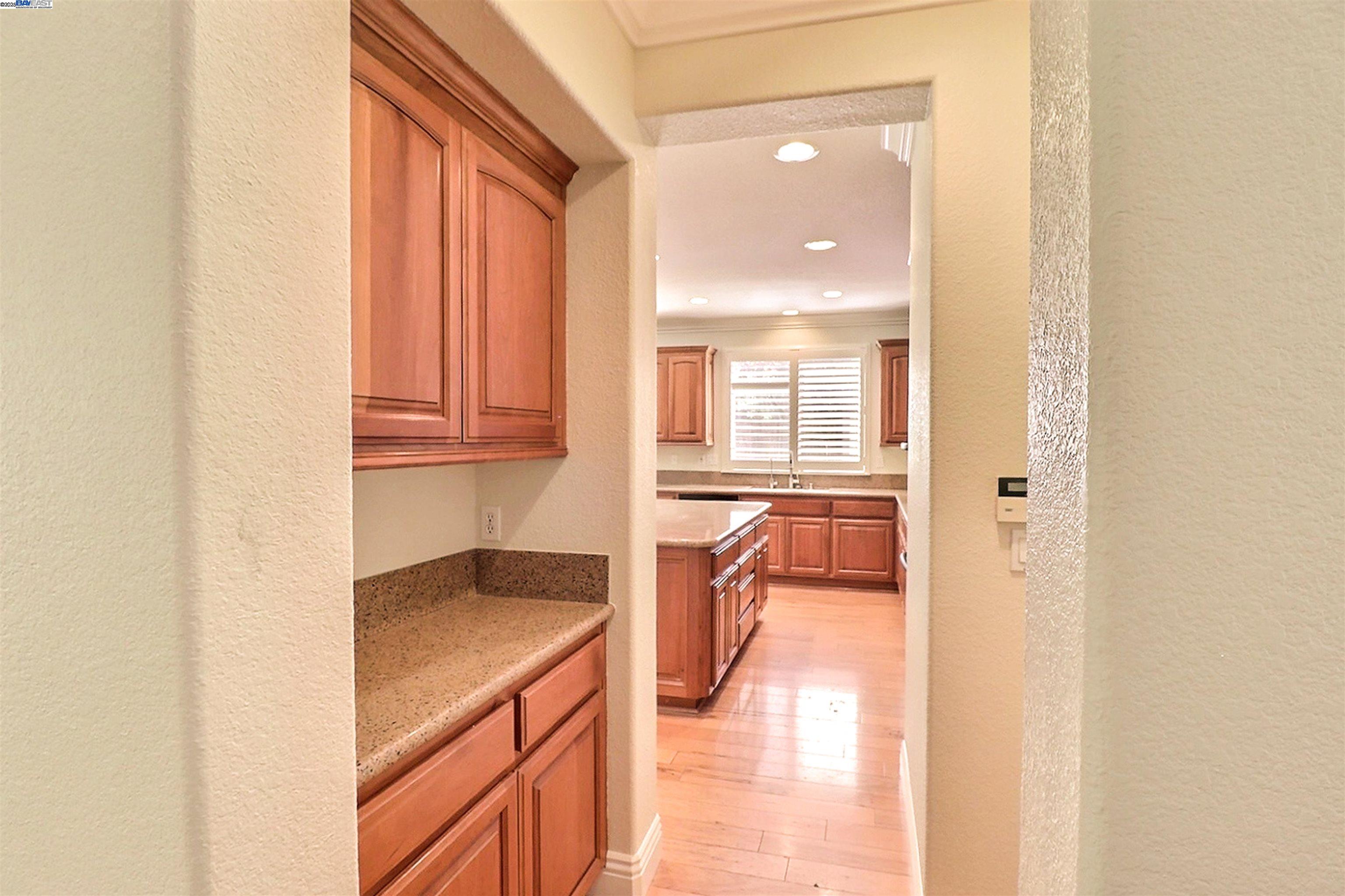 531 Half Moon Ct