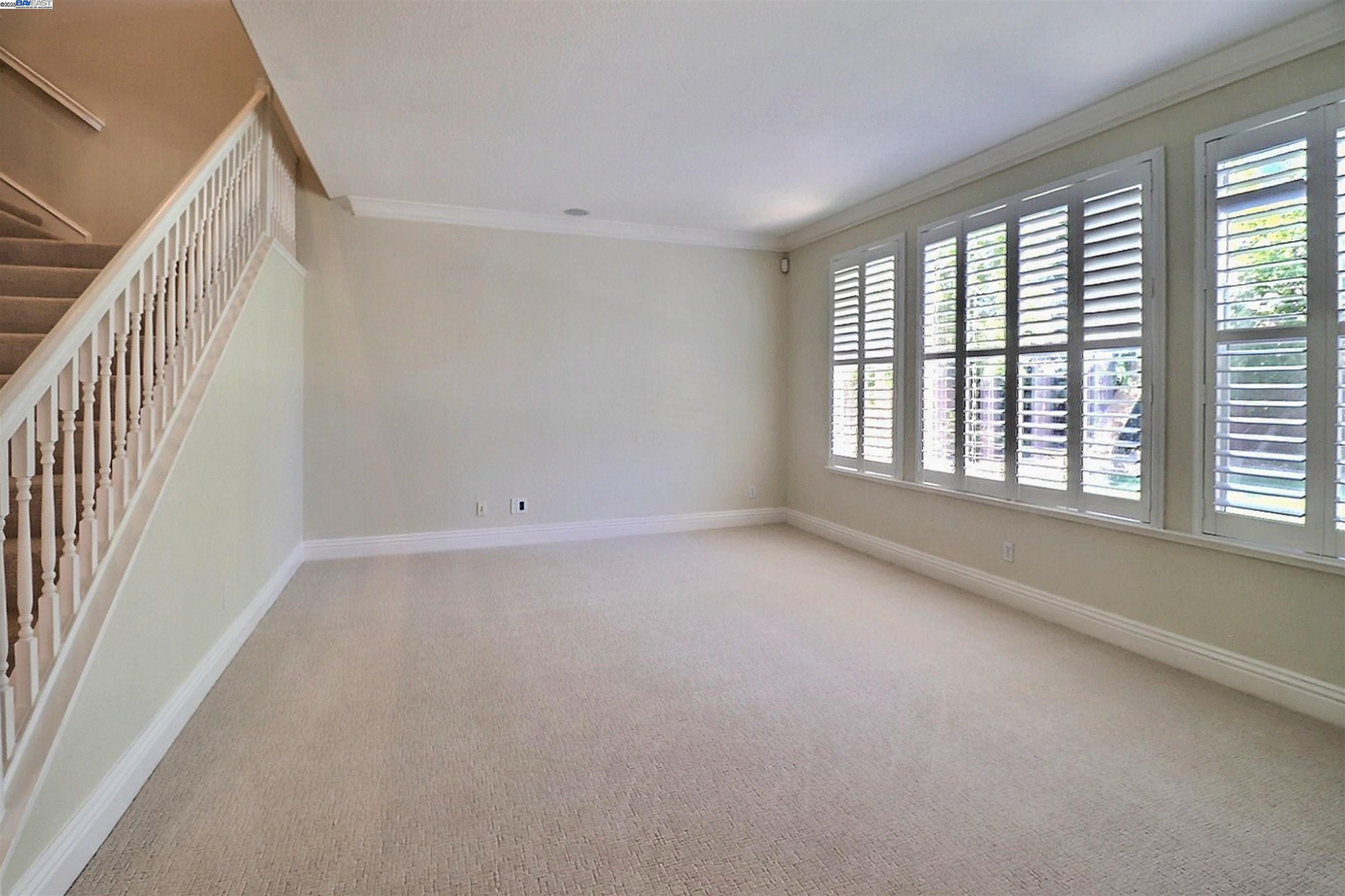 531 Half Moon Ct