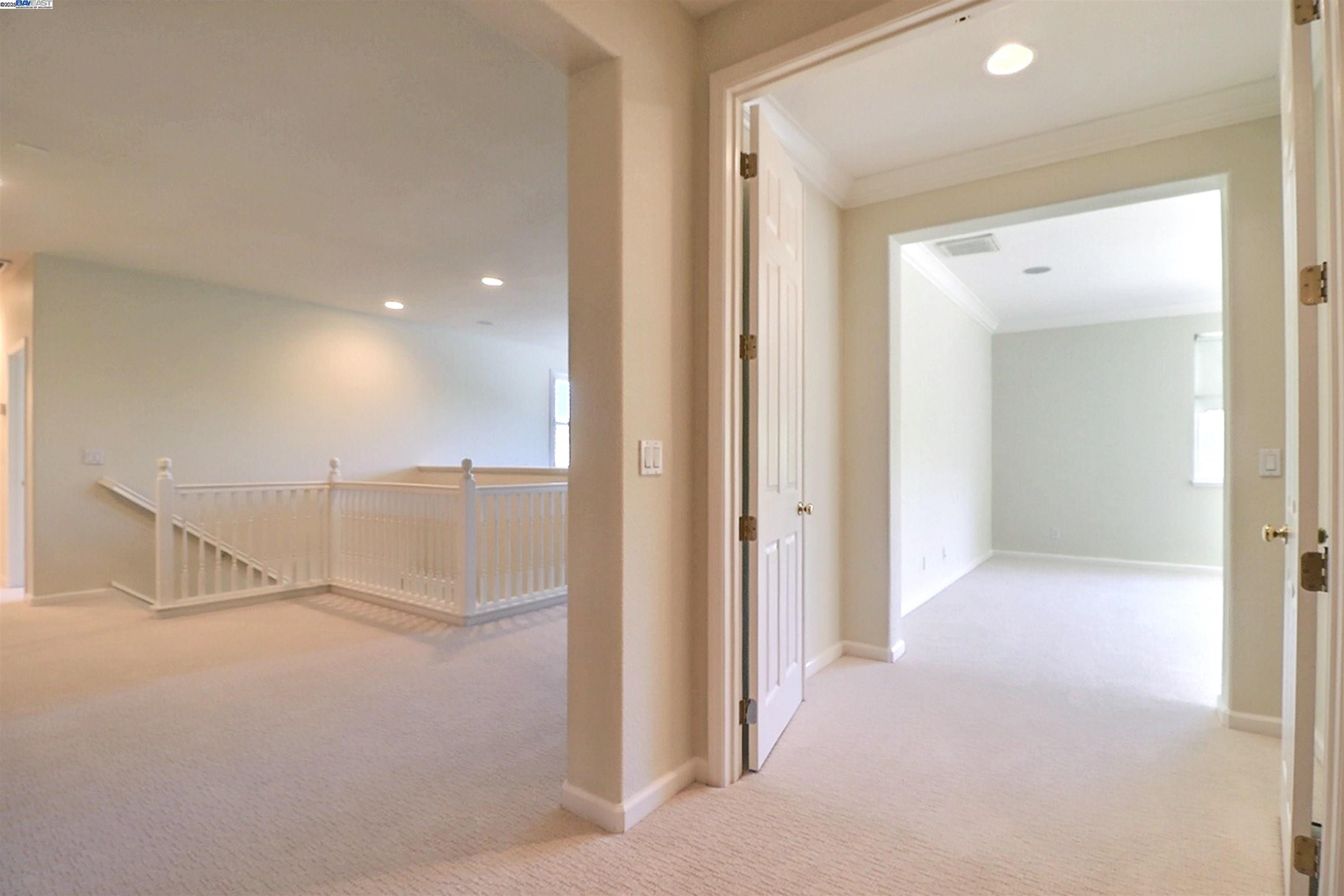 531 Half Moon Ct