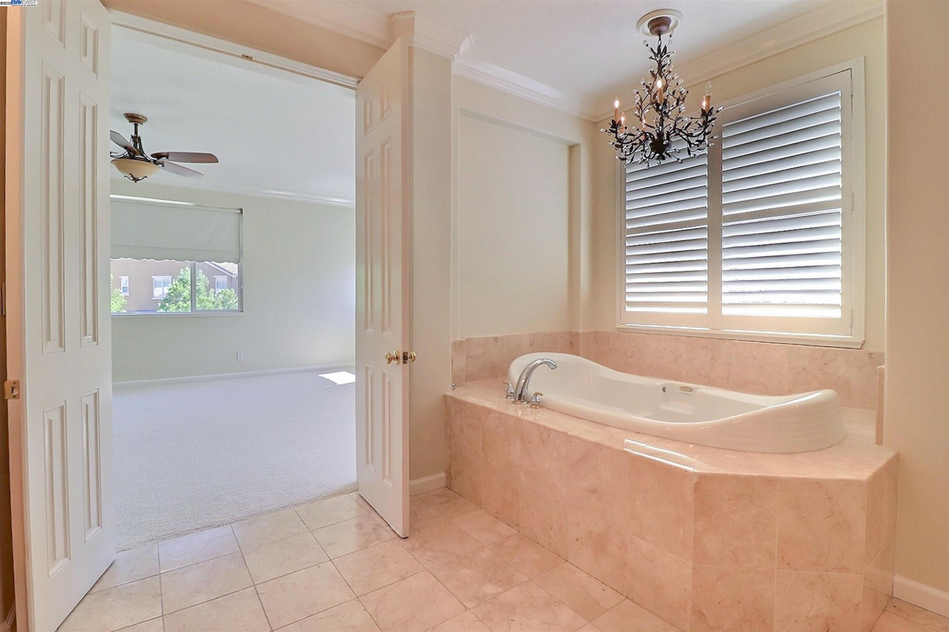 531 Half Moon Ct