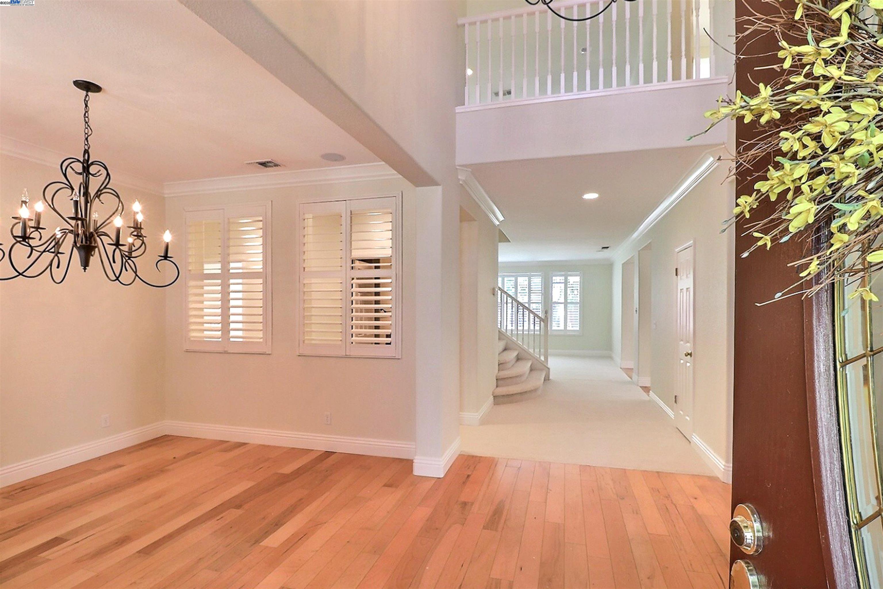 531 Half Moon Ct