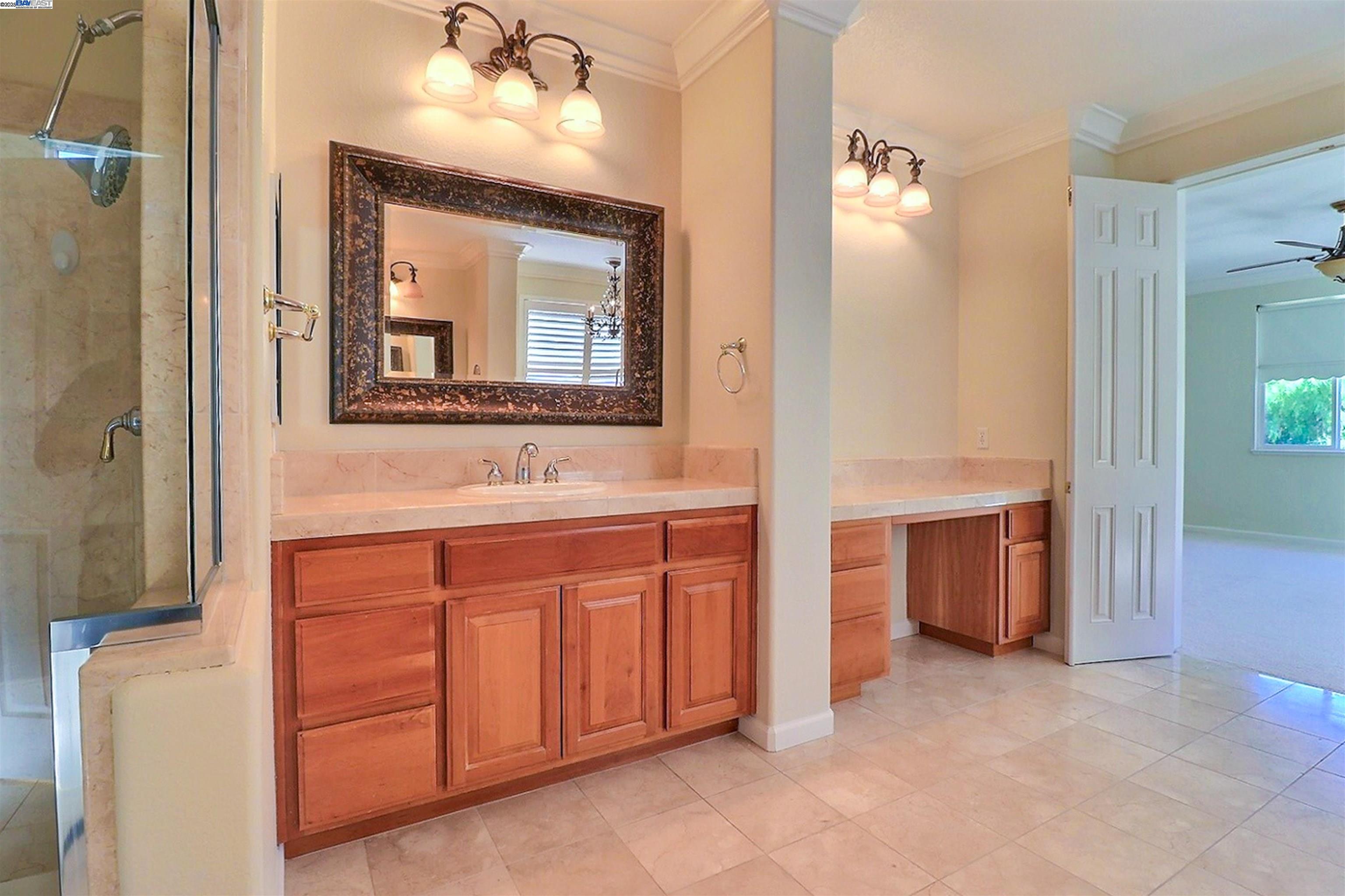 531 Half Moon Ct